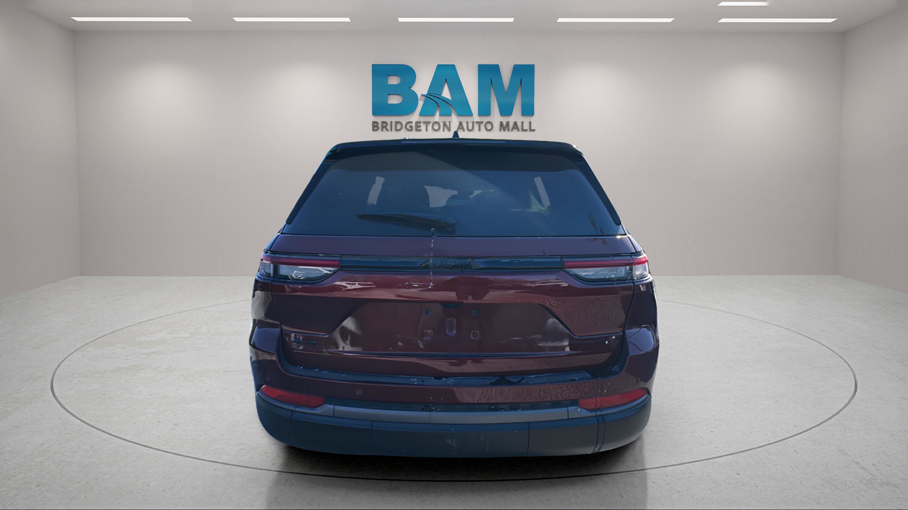 2026 Jeep Grand Cherokee Laredo Altitude