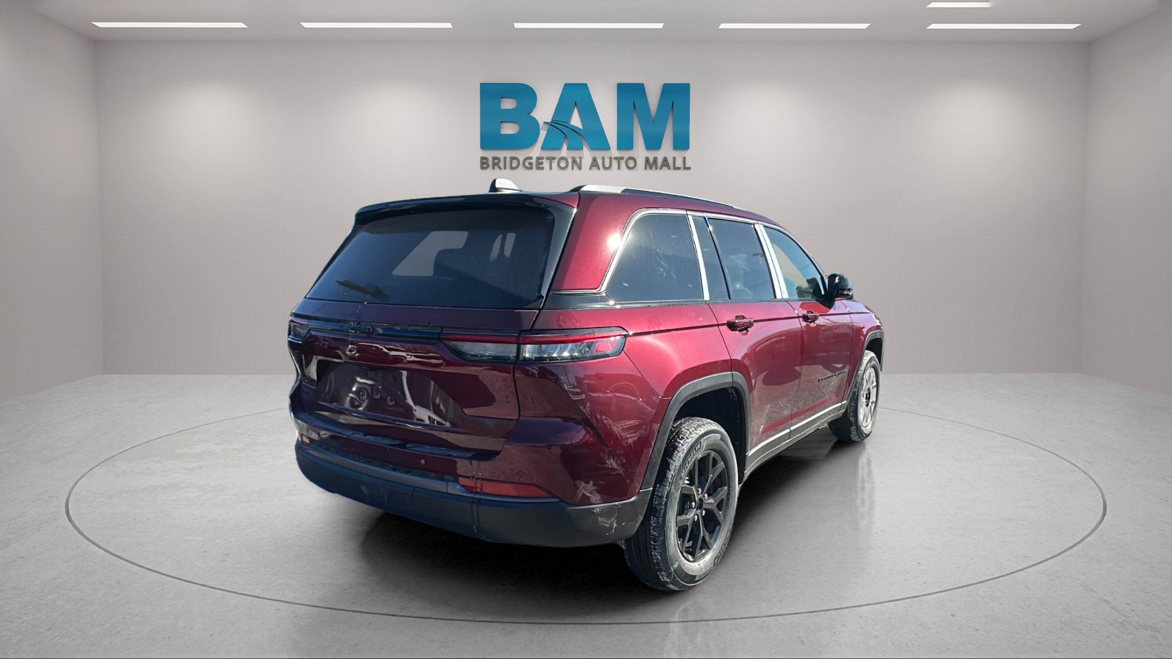 2026 Jeep Grand Cherokee Laredo Altitude