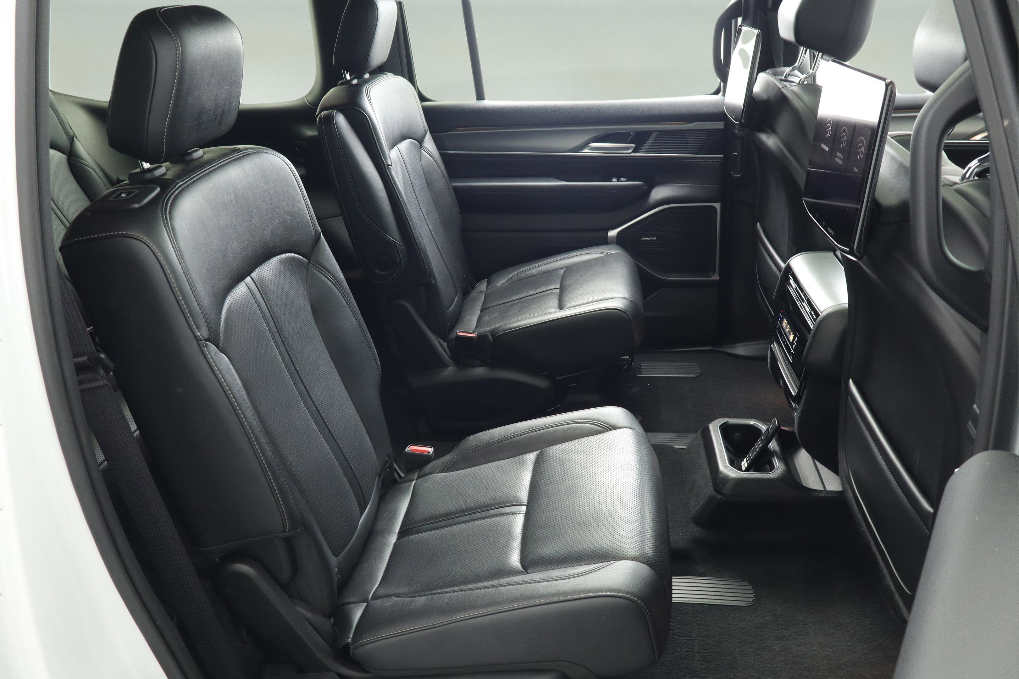 2023 Jeep Wagoneer Series II Carbide 4x4