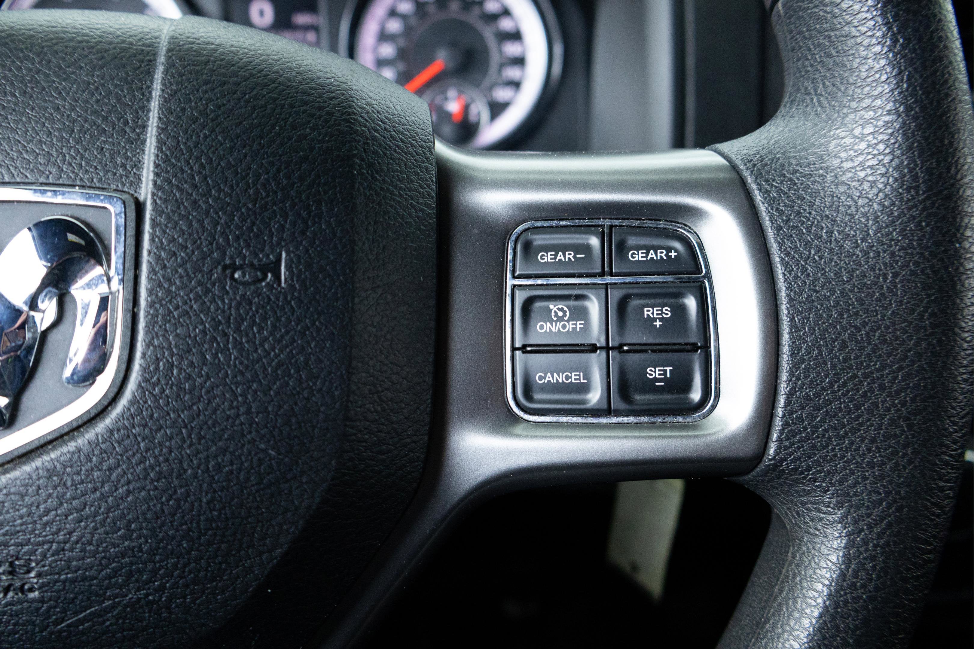 2024 RAM 1500 Classic Warlock Crew Cab 4x2 5'7' Box