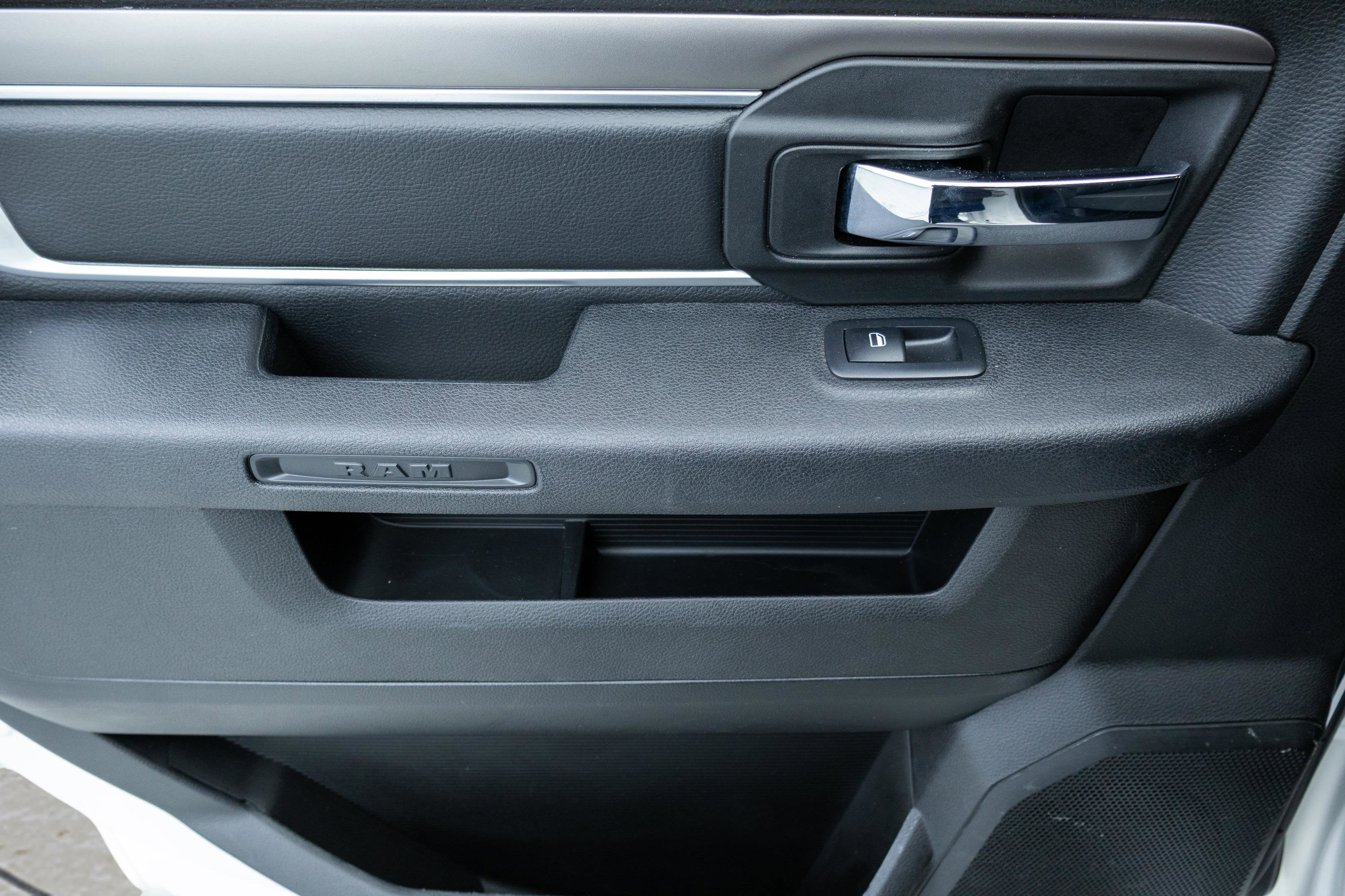 2024 RAM 1500 Classic Warlock Crew Cab 4x2 5'7' Box