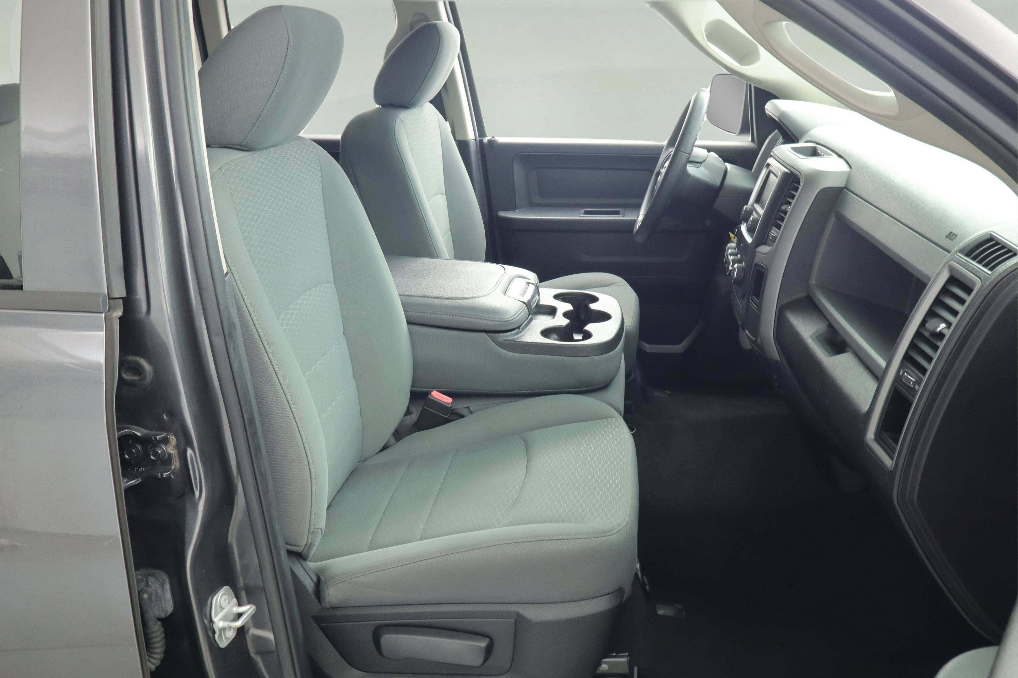 2017 RAM 1500 Express Quad Cab 4x4 6'4' Box