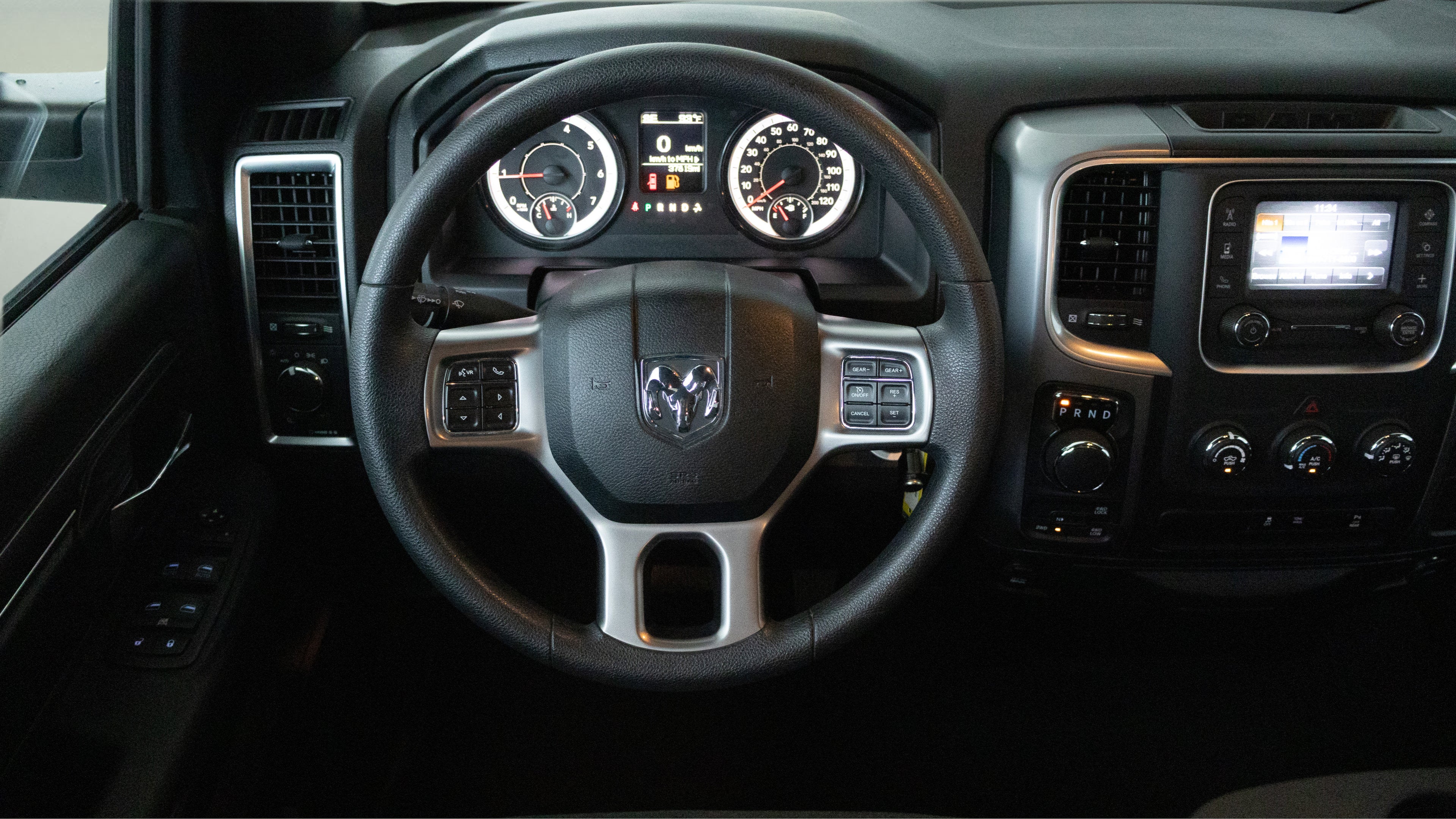 2024 RAM 1500 Classic Warlock Crew Cab 4x4 5'7' Box
