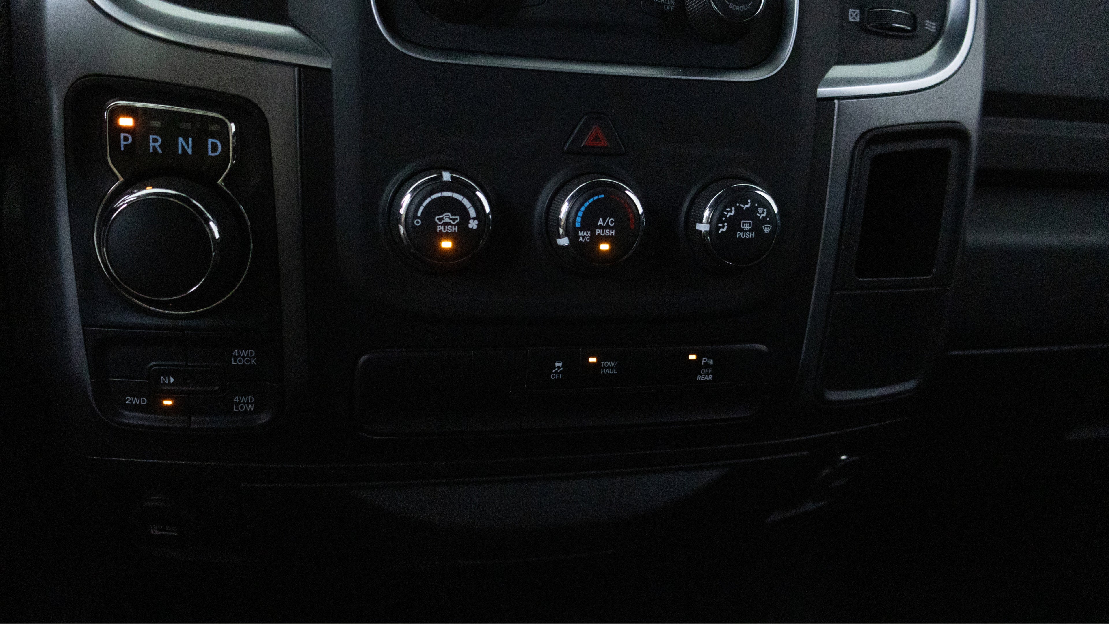 2024 RAM 1500 Classic Warlock Crew Cab 4x4 5'7' Box