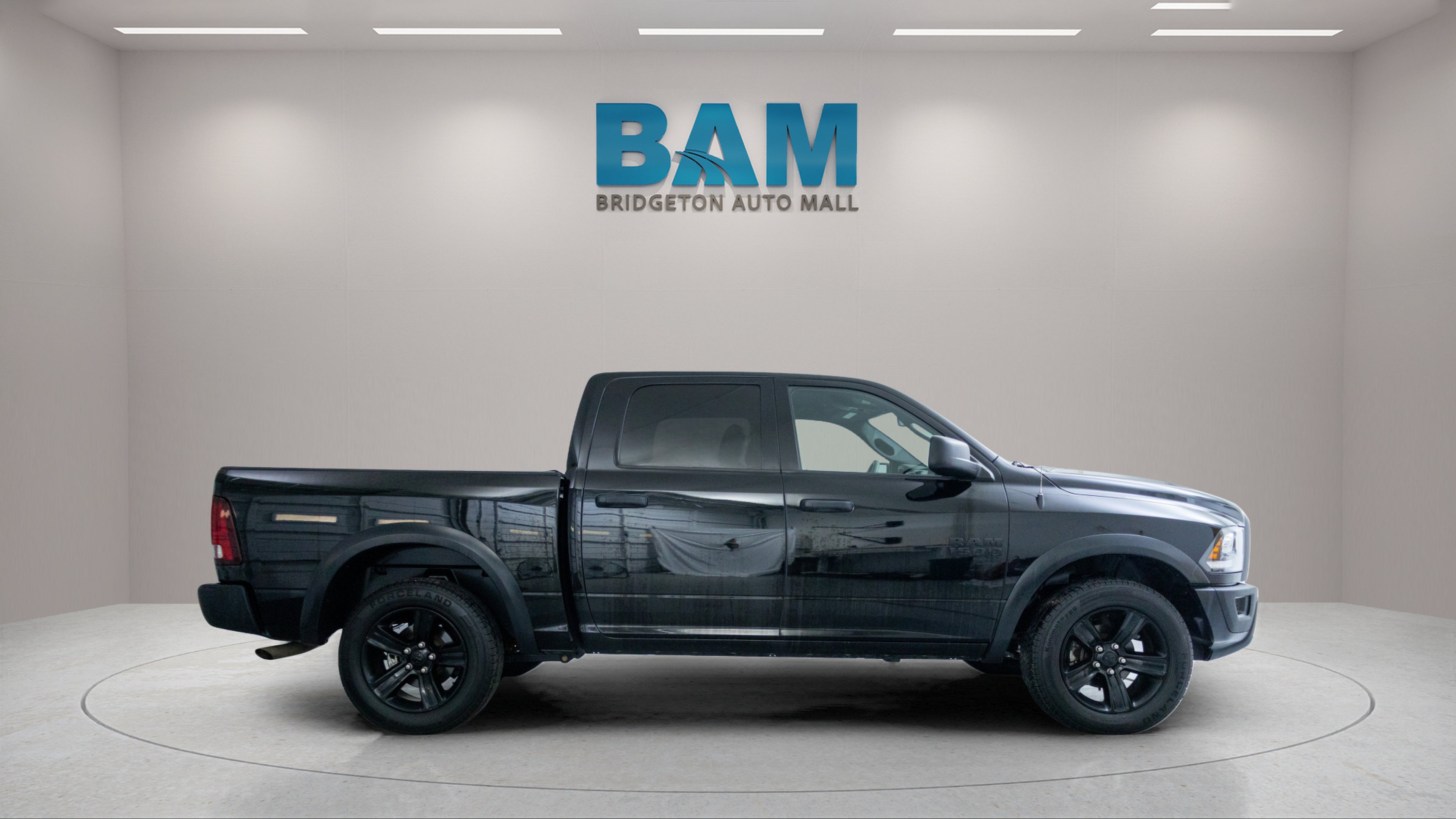 2024 RAM 1500 Classic Warlock Crew Cab 4x4 5'7' Box