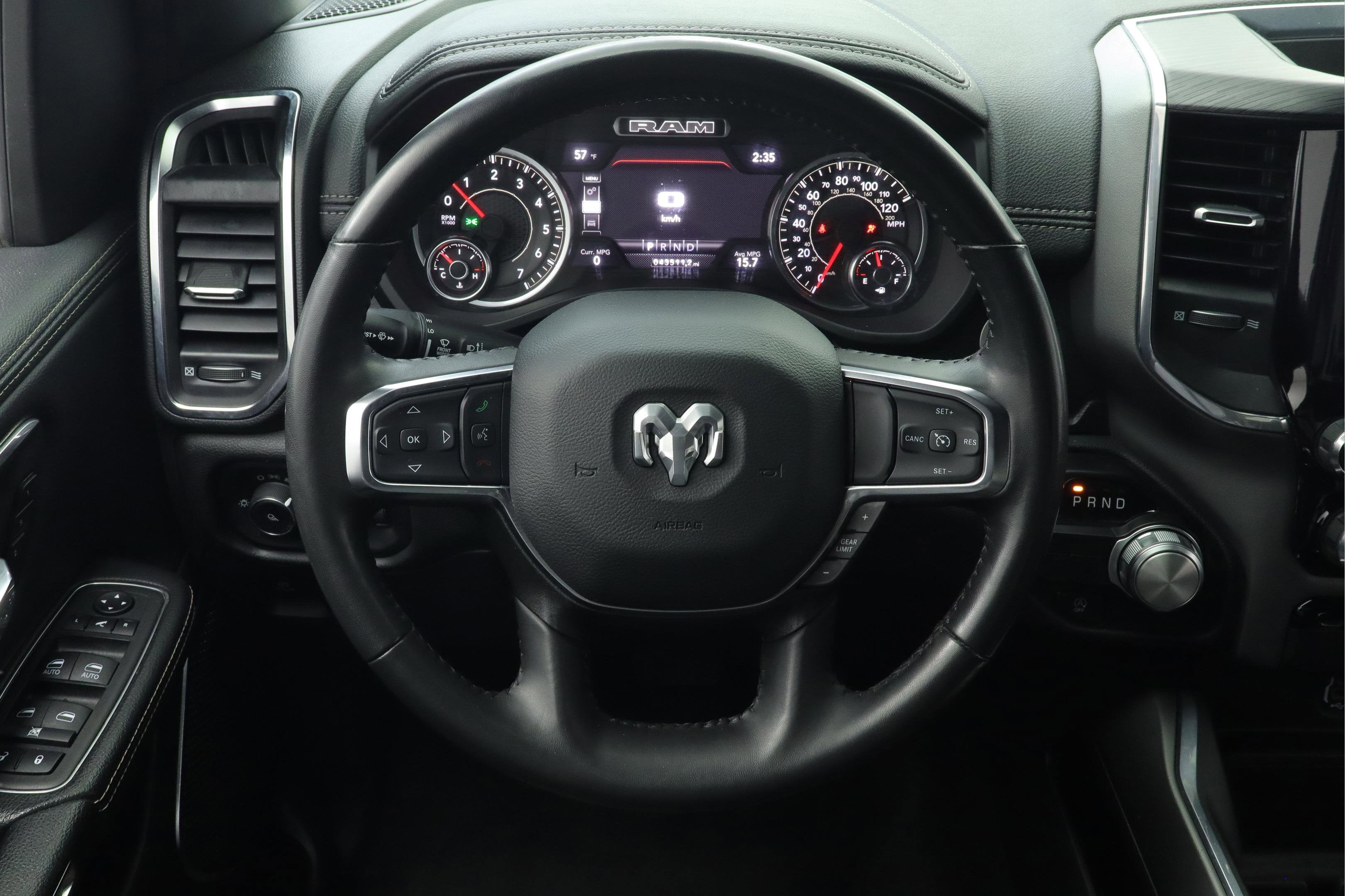 2024 RAM 1500 Laramie Crew Cab 4x2 5'7' Box