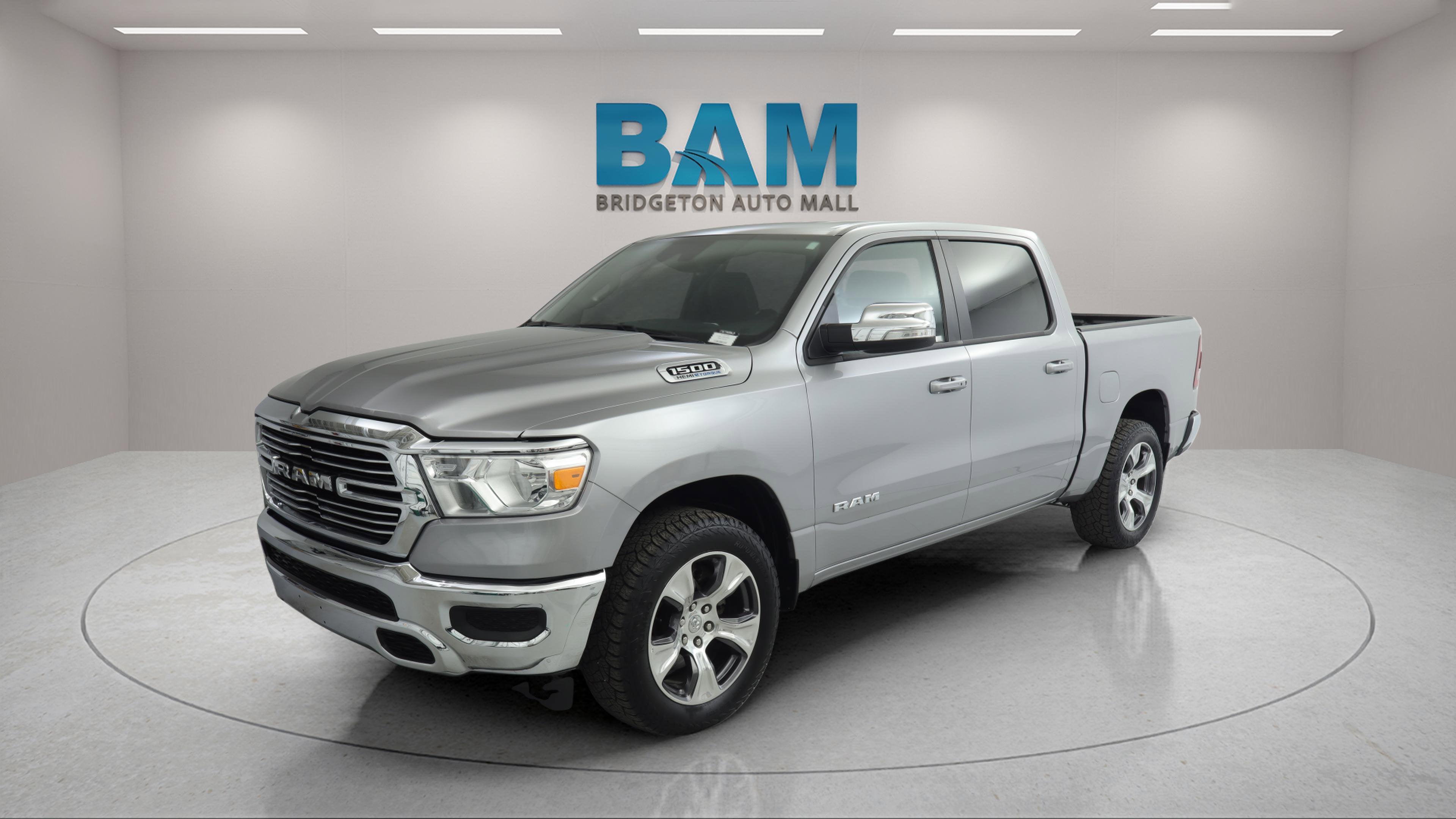 2024 RAM 1500 Laramie Crew Cab 4x2 5'7' Box