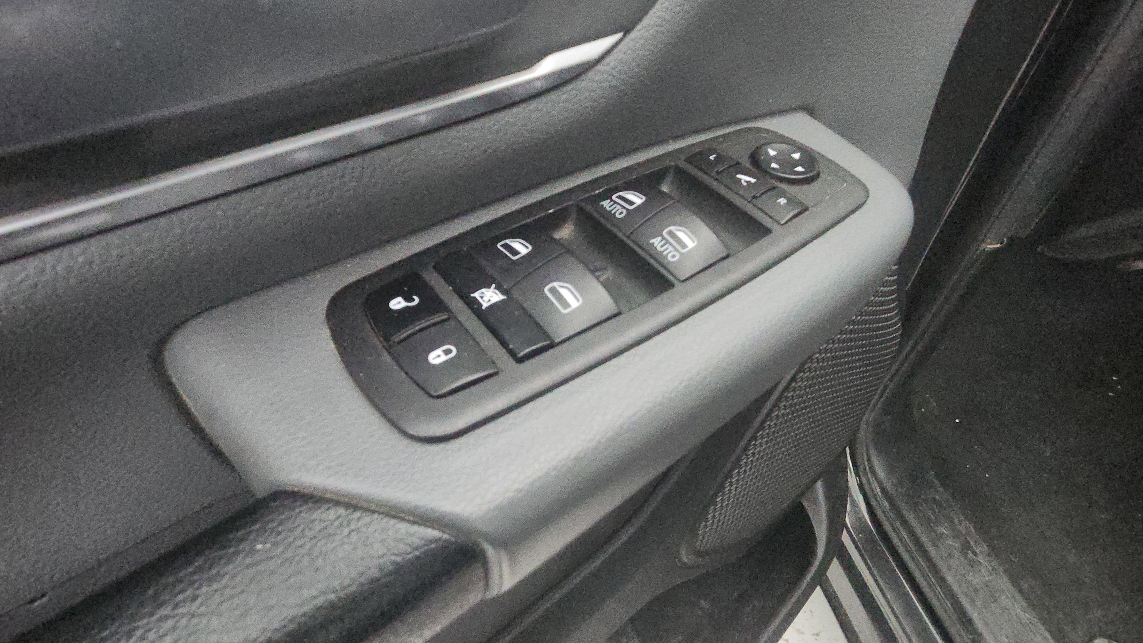 2022 RAM 1500 Lone Star Crew Cab 4x4 5'7' Box