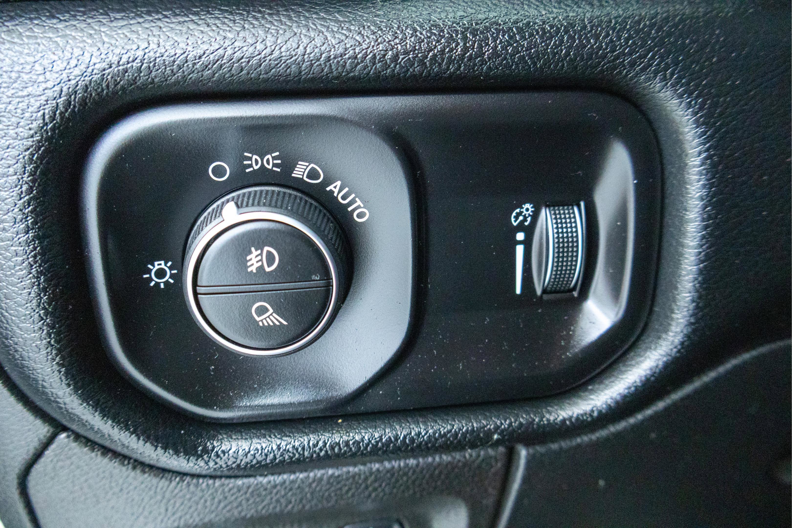 2021 RAM 1500 Big Horn Crew Cab 4x4 5'7' Box