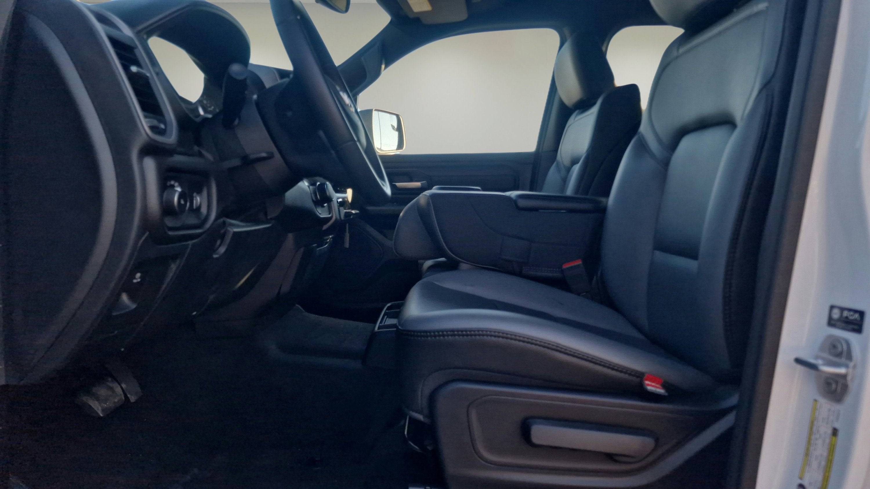 2025 RAM Ram 1500 RAM 1500 TRADESMAN CREW CAB 4X4 5'7' BOX