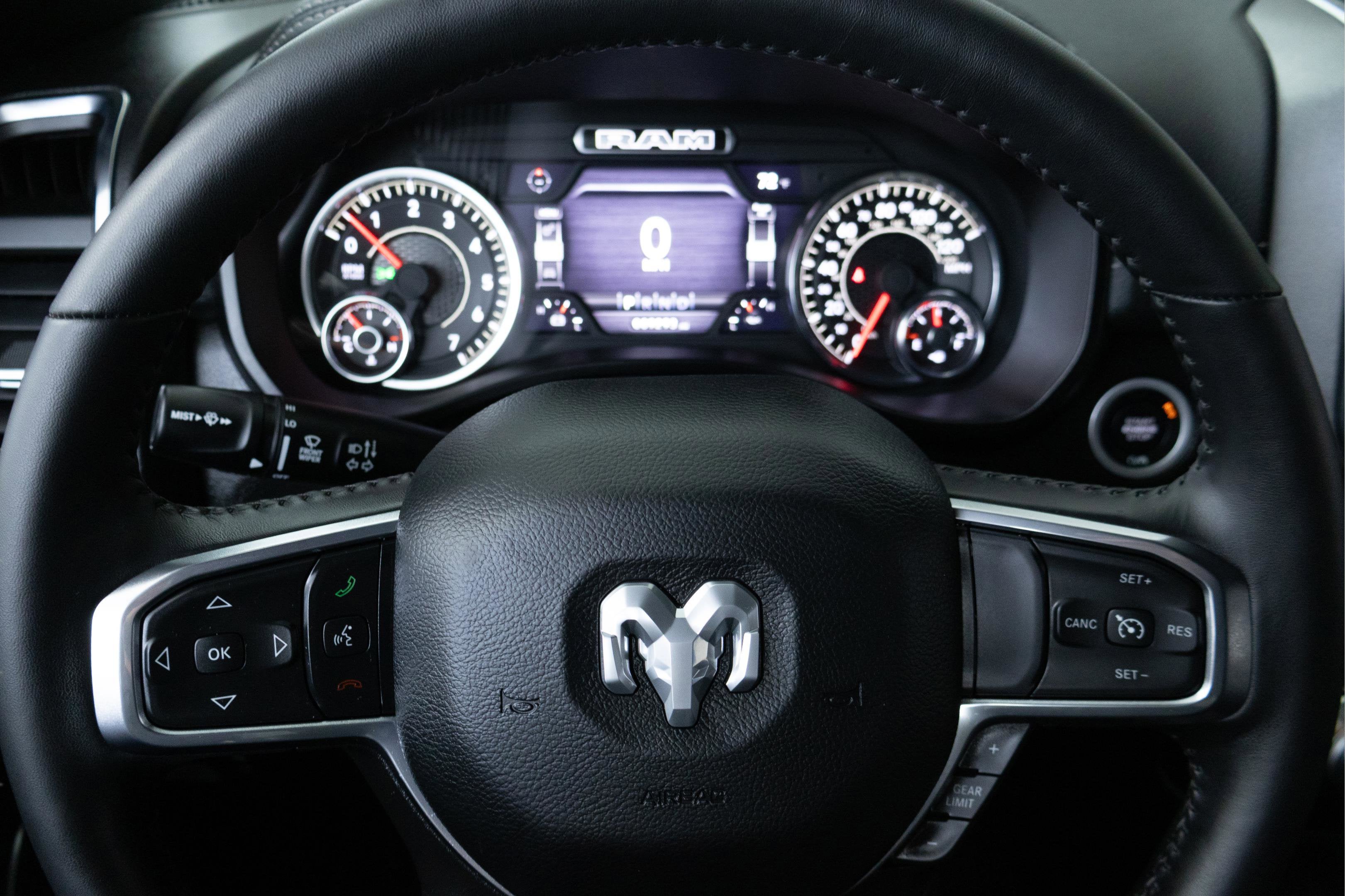 2024 RAM 1500 Laramie Crew Cab 4x4 5'7' Box