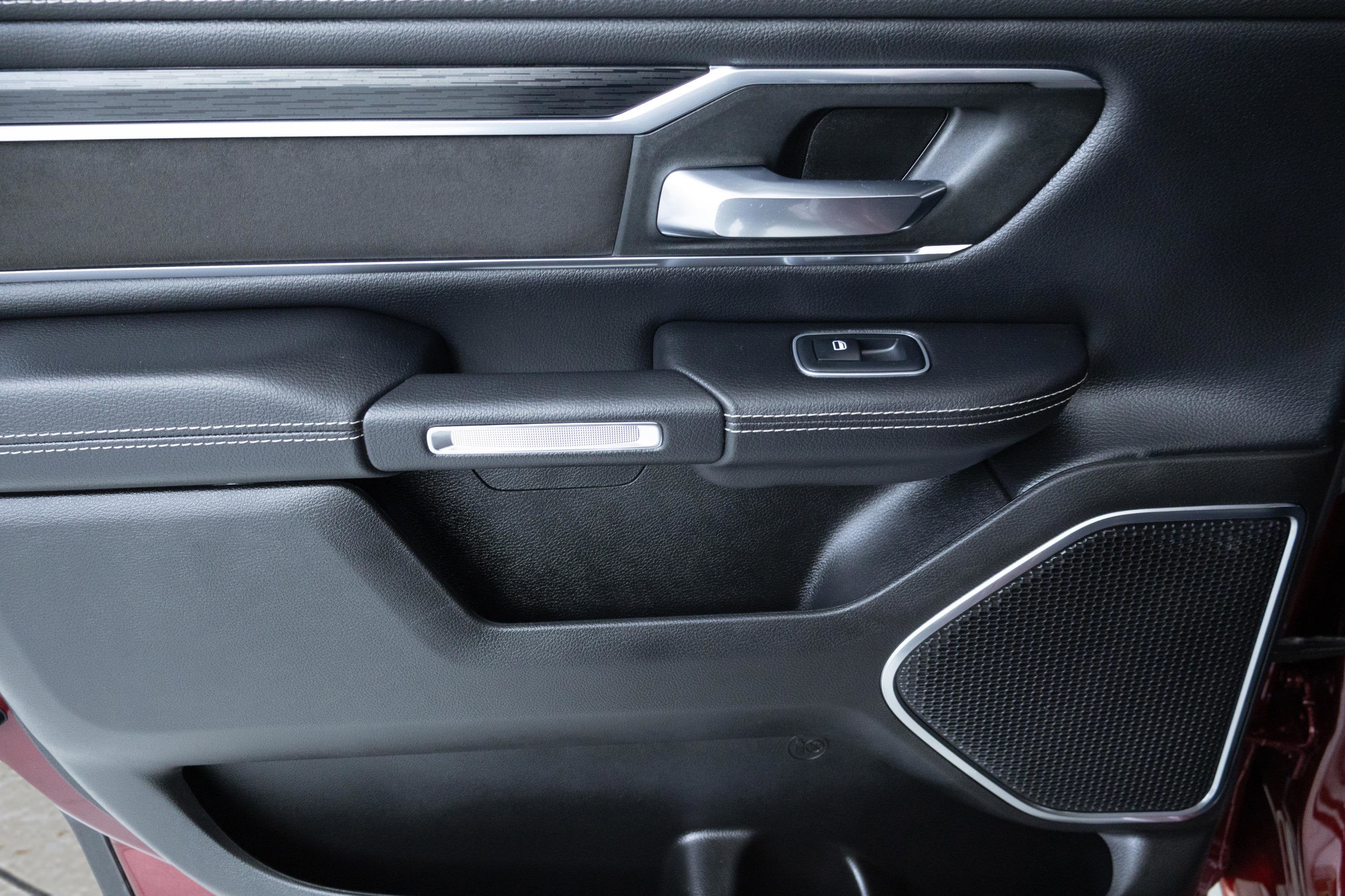 2024 RAM 1500 Laramie Crew Cab 4x4 5'7' Box