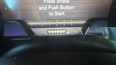 2019 RAM 1500 Laramie Crew Cab 4x4 5'7' Box