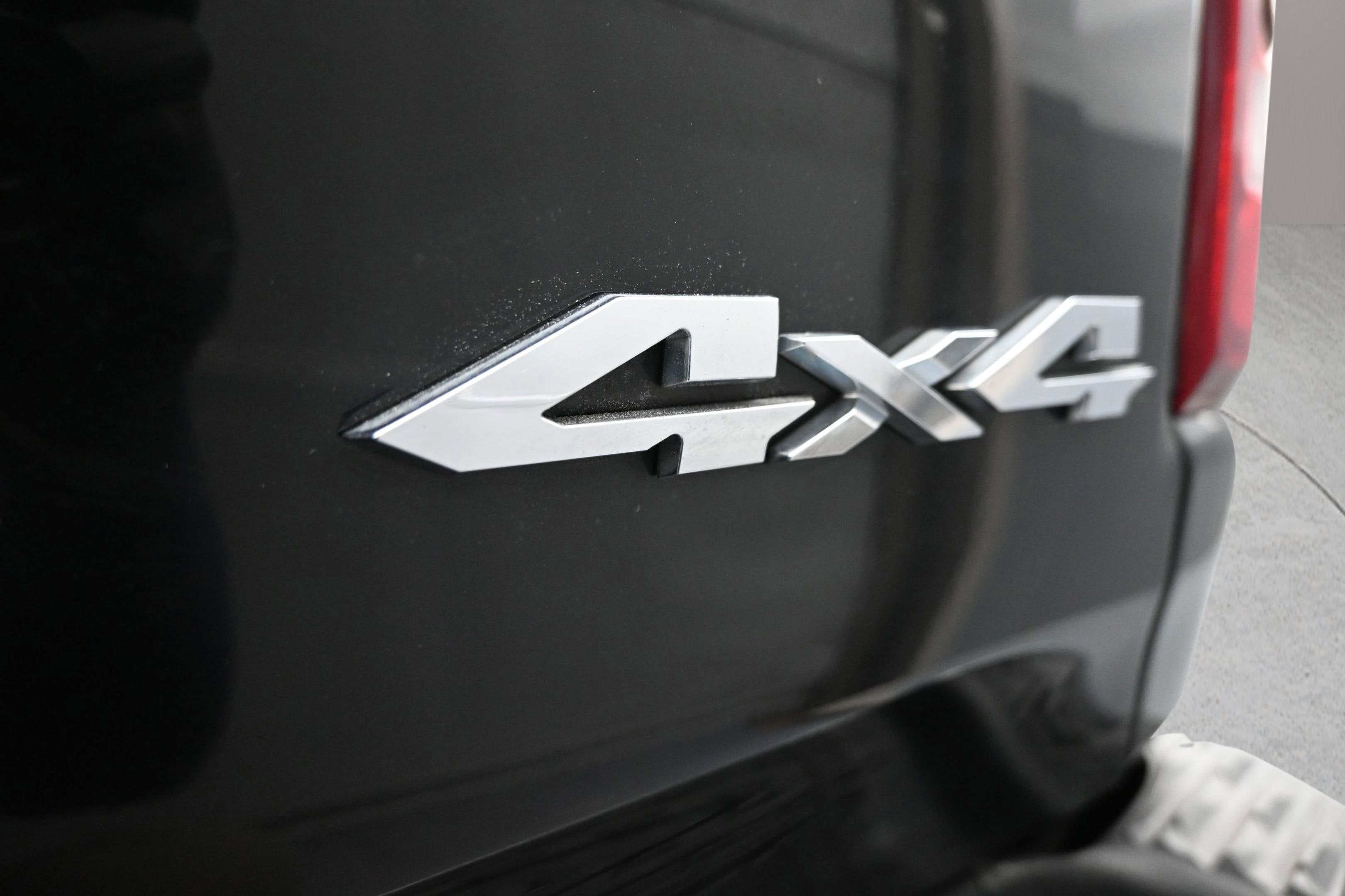 2019 RAM 1500 Laramie Crew Cab 4x4 5'7' Box