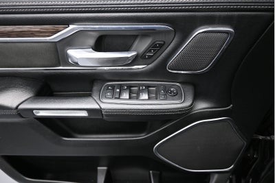 2019 RAM 1500 Laramie Crew Cab 4x4 5'7' Box