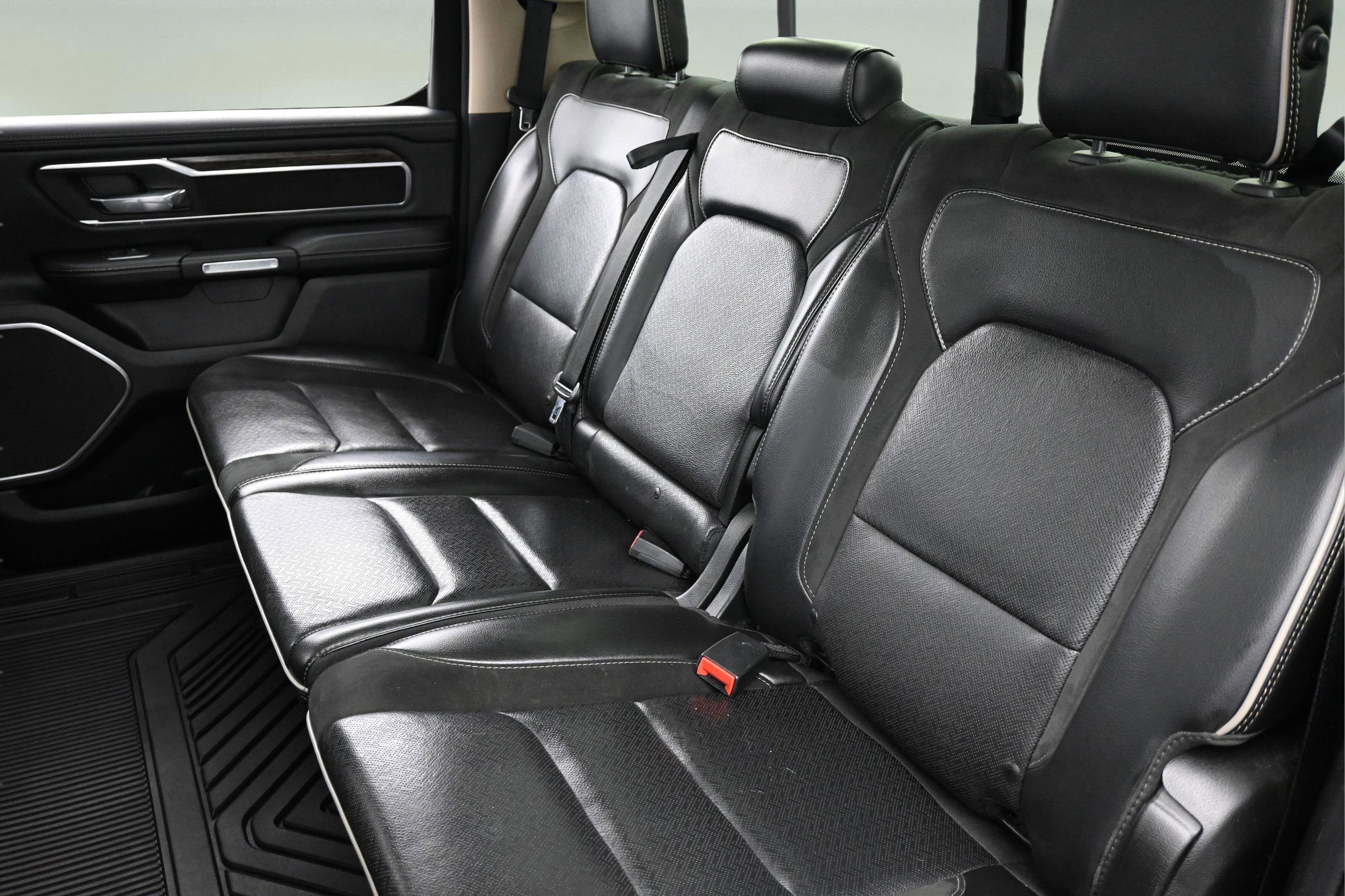 2019 RAM 1500 Laramie Crew Cab 4x4 5'7' Box