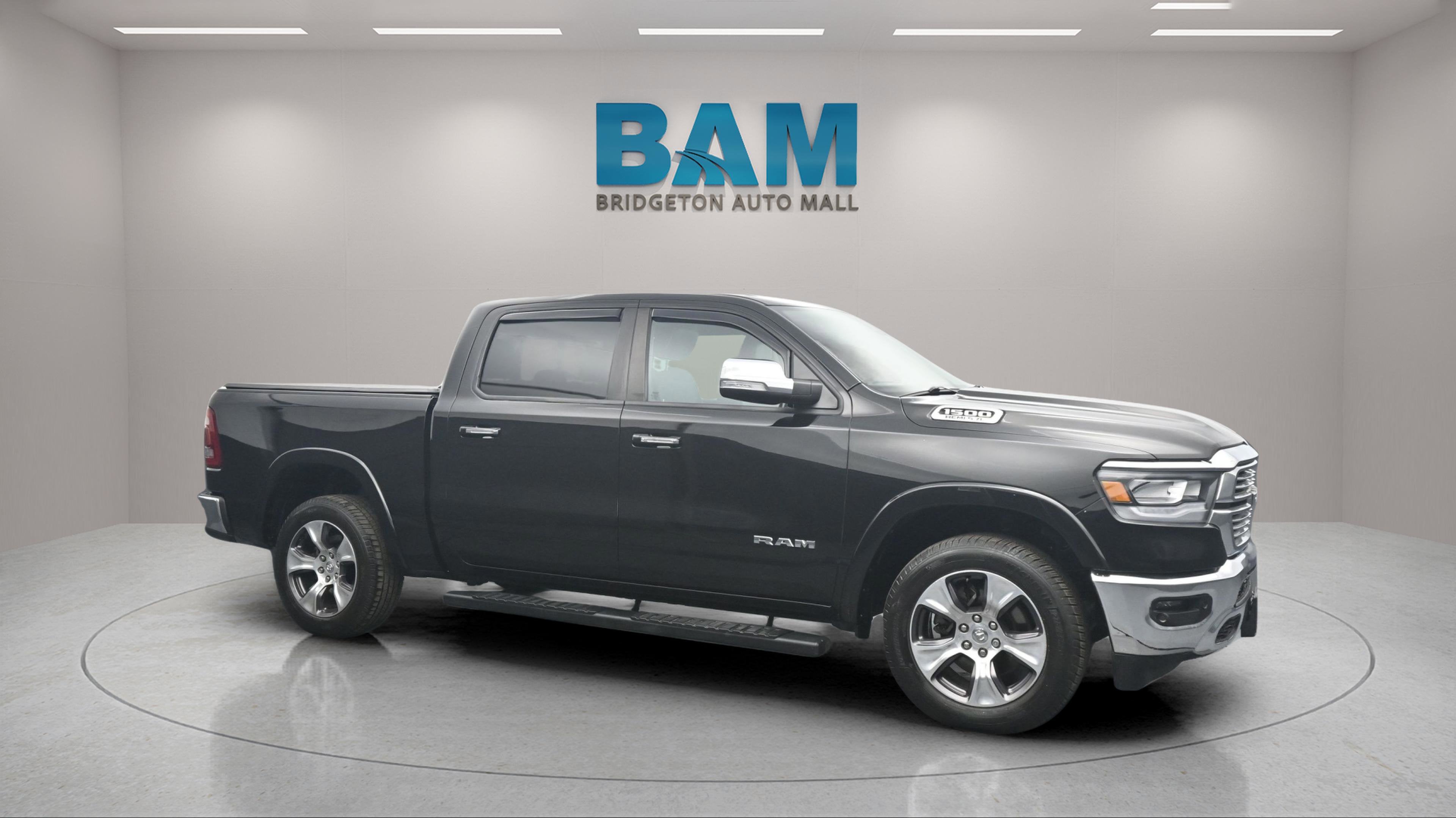 2019 RAM 1500 Laramie Crew Cab 4x4 5'7' Box