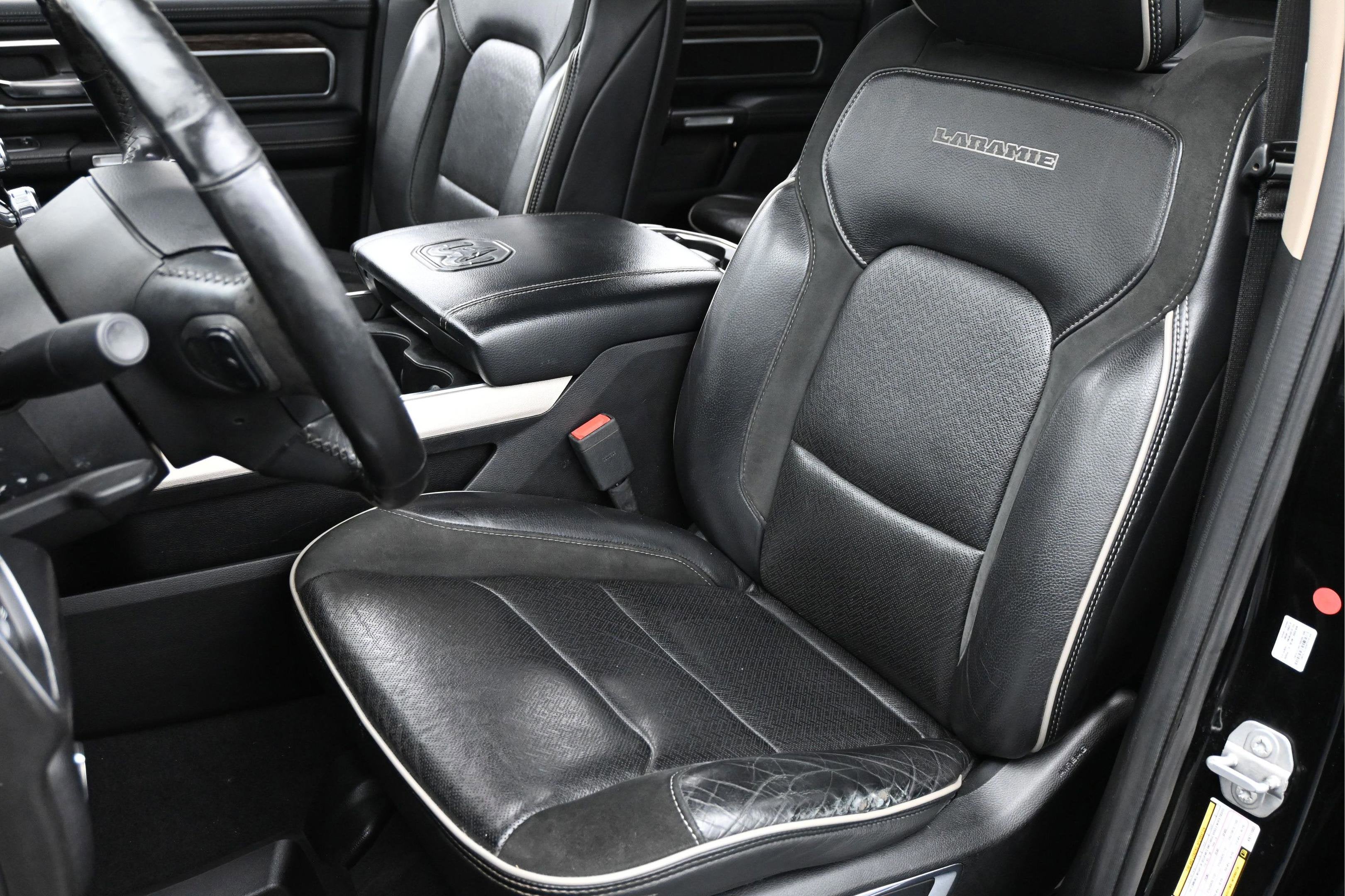 2019 RAM 1500 Laramie Crew Cab 4x4 5'7' Box