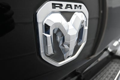 2019 RAM 1500 Laramie Crew Cab 4x4 5'7' Box