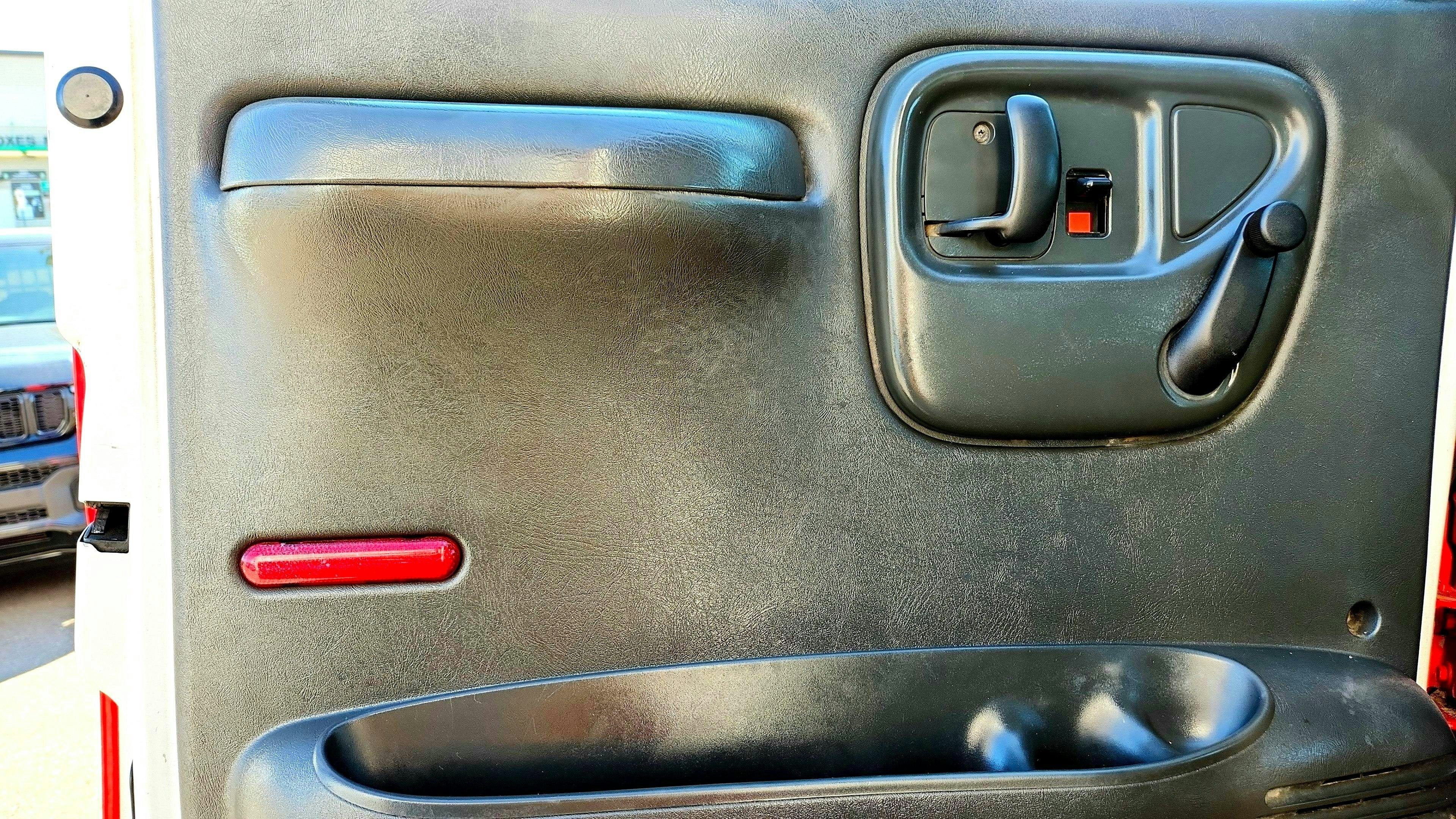 2005 Chevrolet CC5500 Regular Cab 2WD