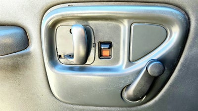 2005 Chevrolet CC5500 Regular Cab 2WD