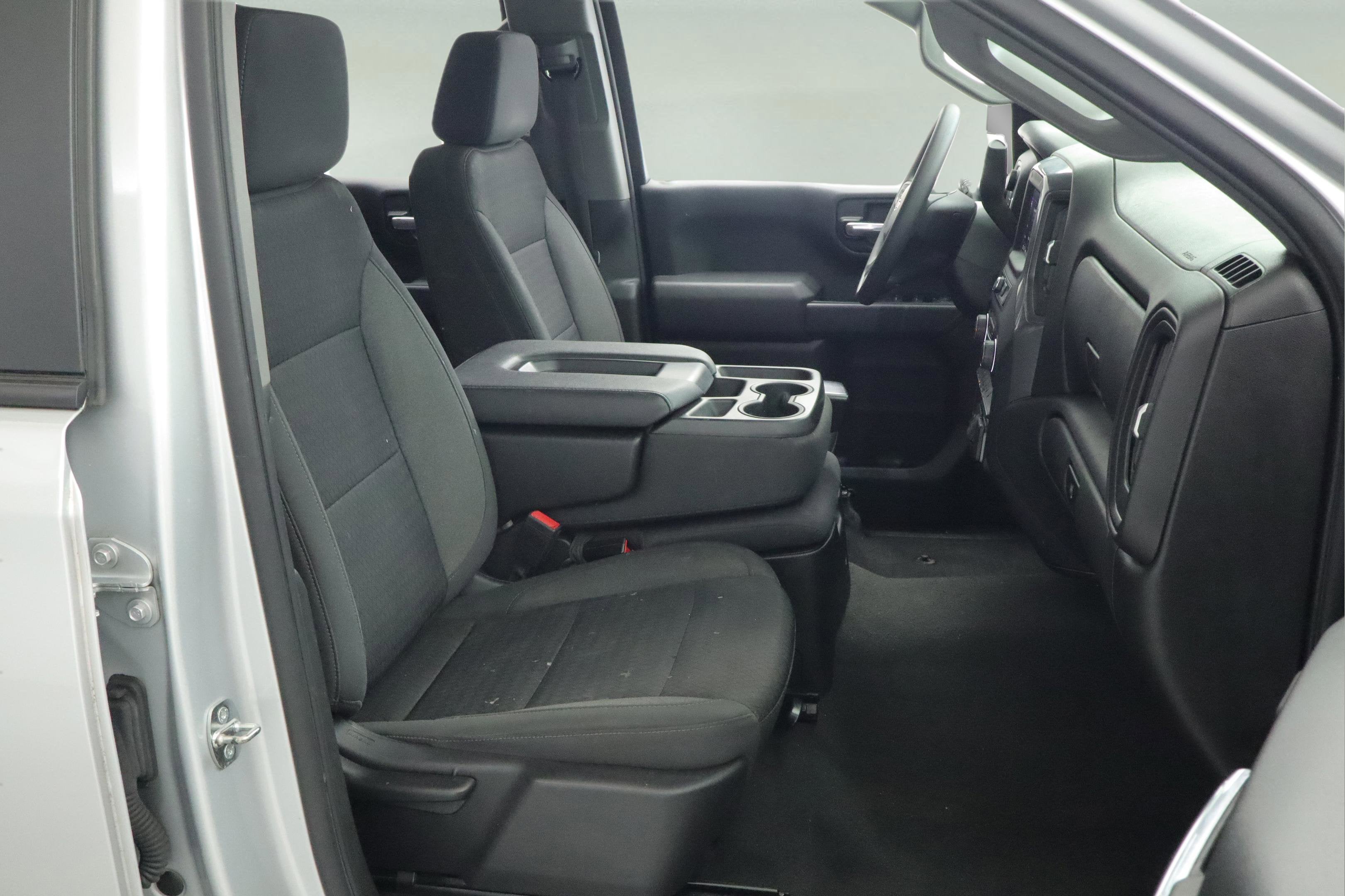 2022 Chevrolet Silverado 1500 4WD Crew Cab Short Bed Custom