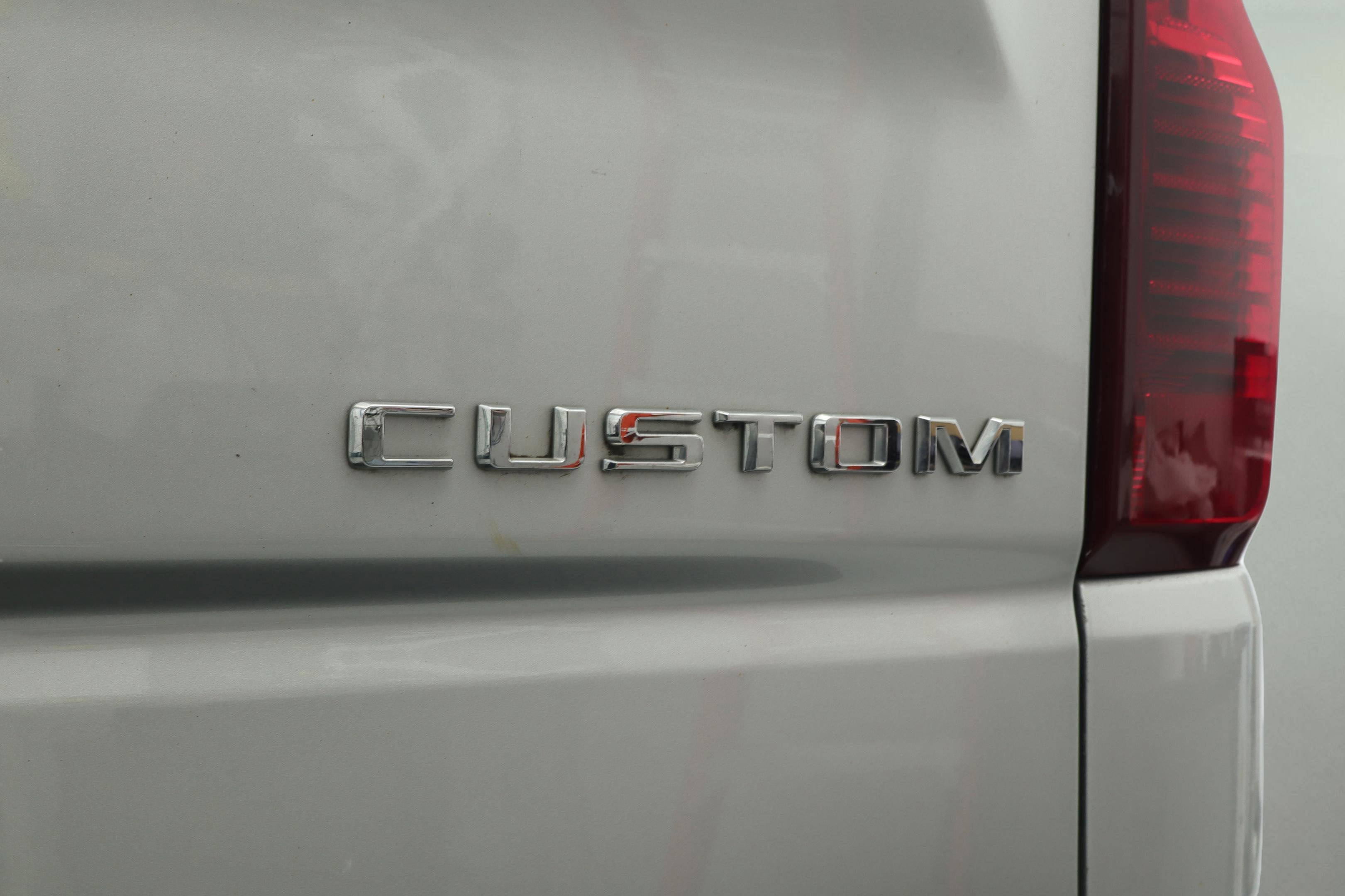 2022 Chevrolet Silverado 1500 4WD Crew Cab Short Bed Custom