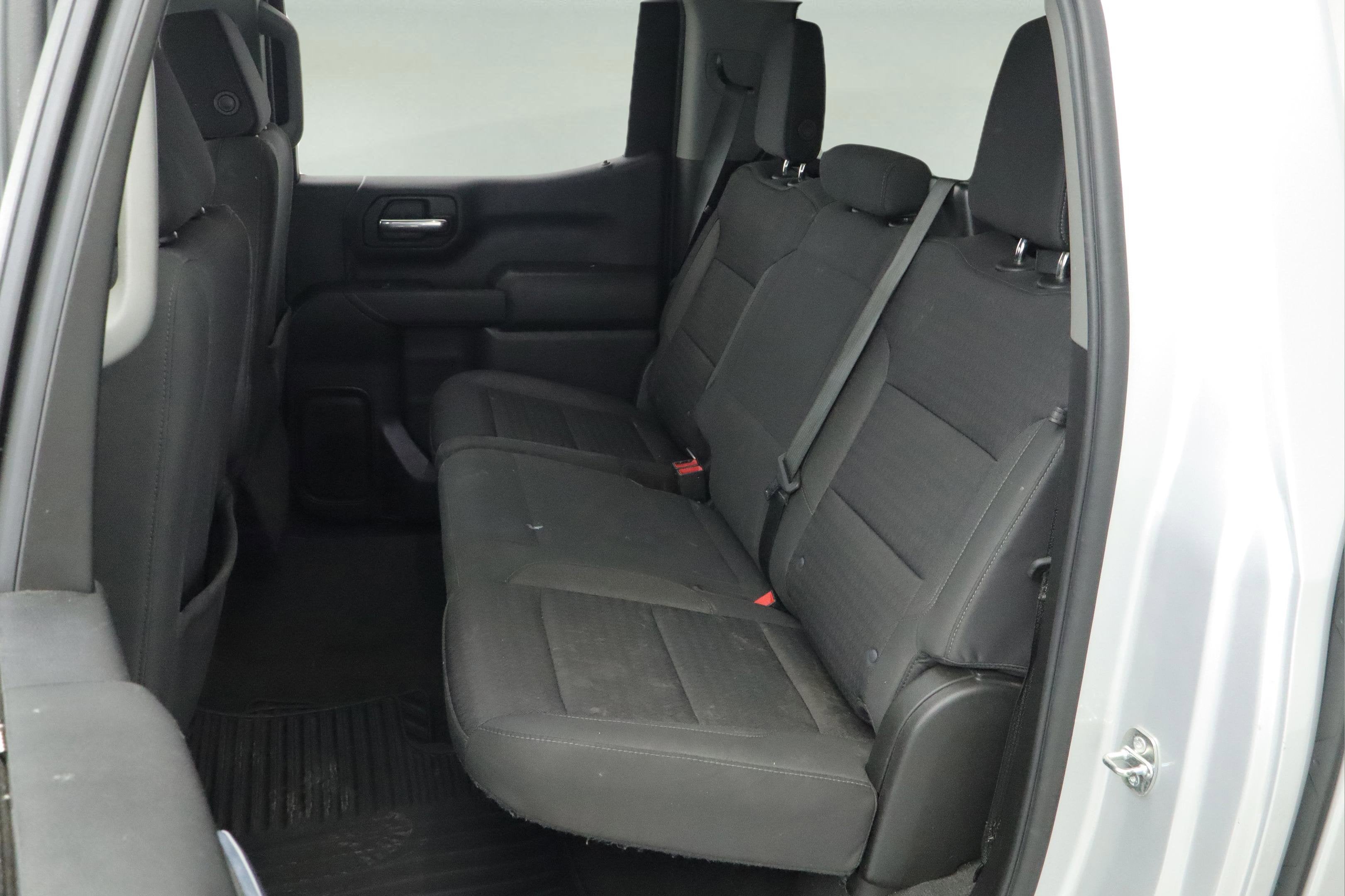 2022 Chevrolet Silverado 1500 4WD Crew Cab Short Bed Custom