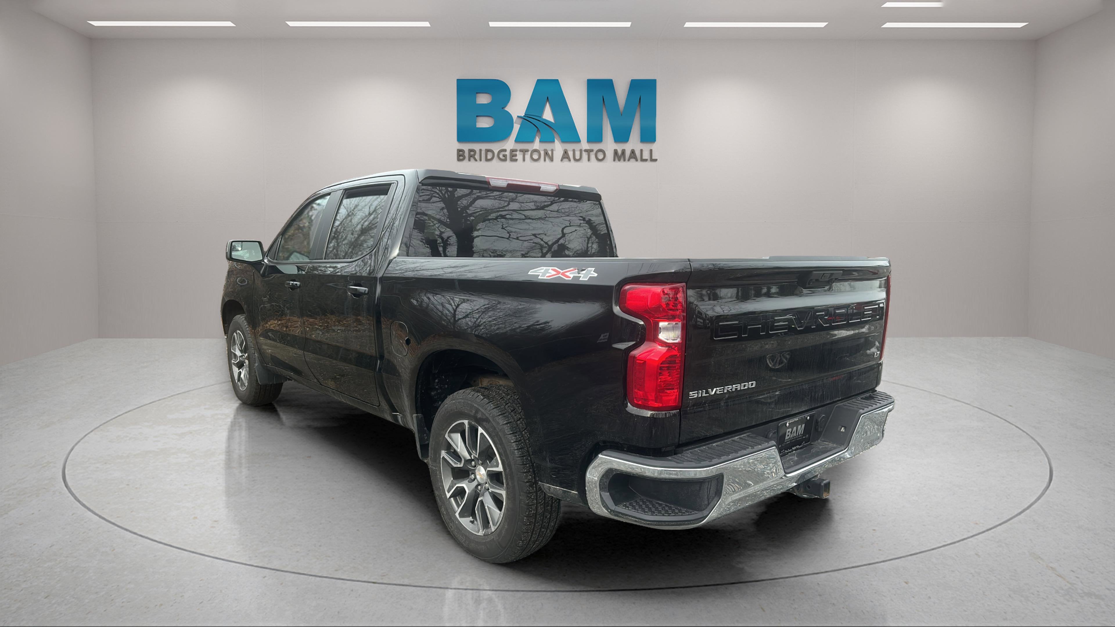 2022 Chevrolet Silverado 1500 4WD Crew Cab Short Bed LT with 2FL