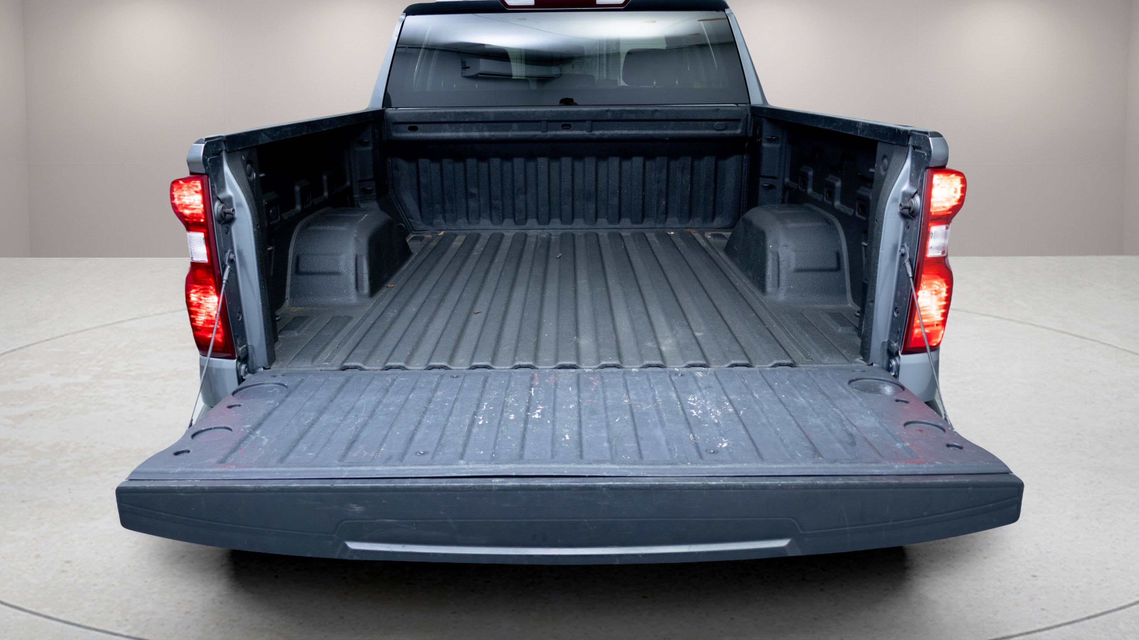 2022 Chevrolet Silverado 1500 LTD 4WD Crew Cab Short Bed LT with 2FL