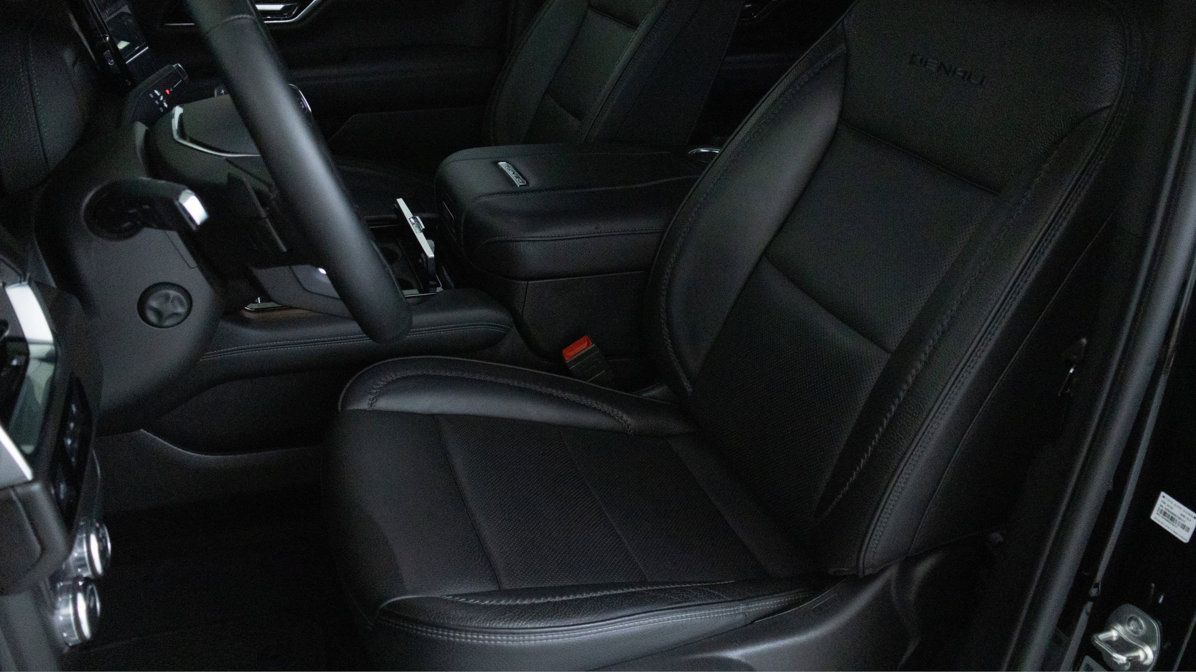 2025 GMC Yukon 4WD Denali
