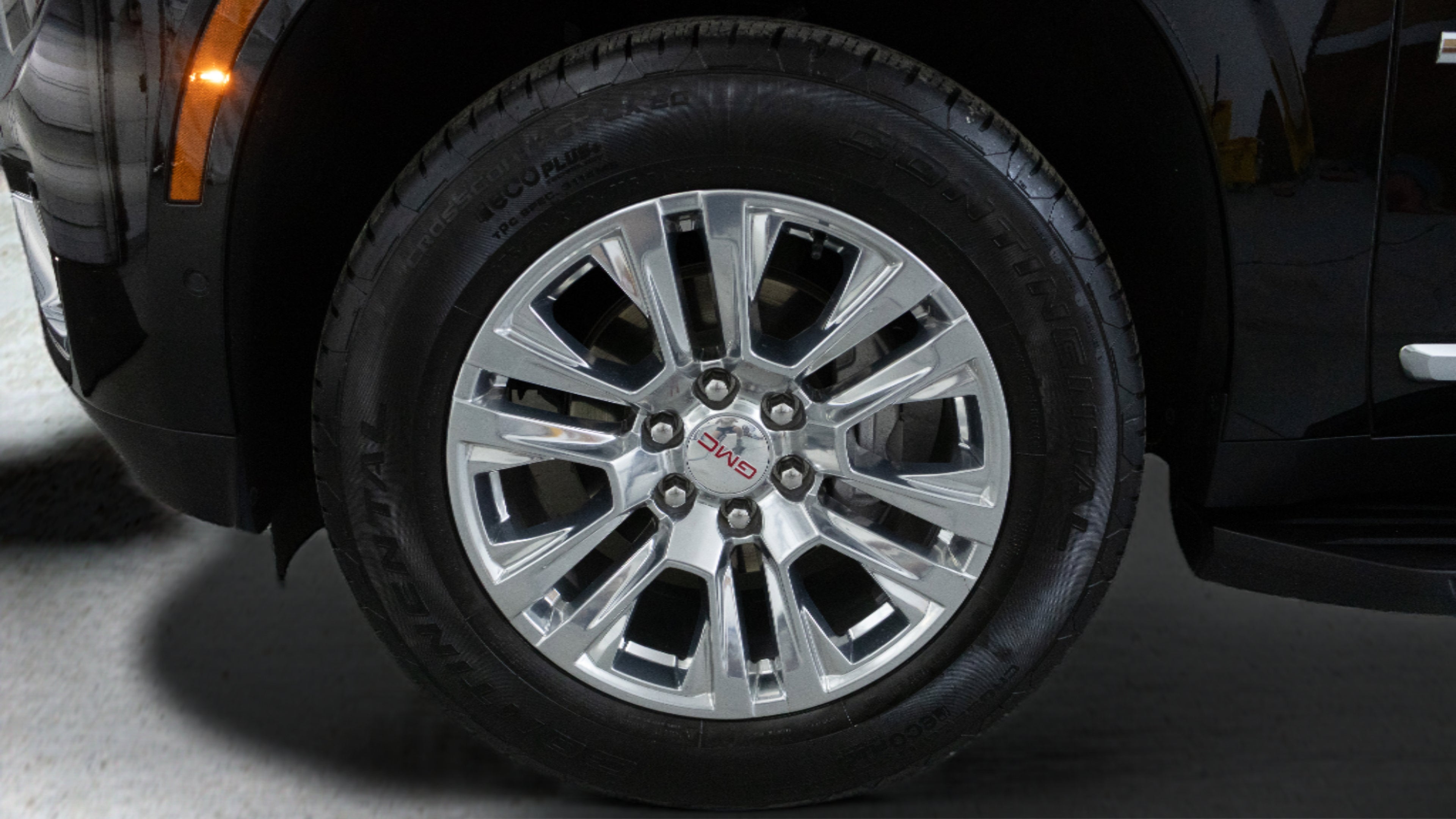 2025 GMC Yukon 4WD Denali