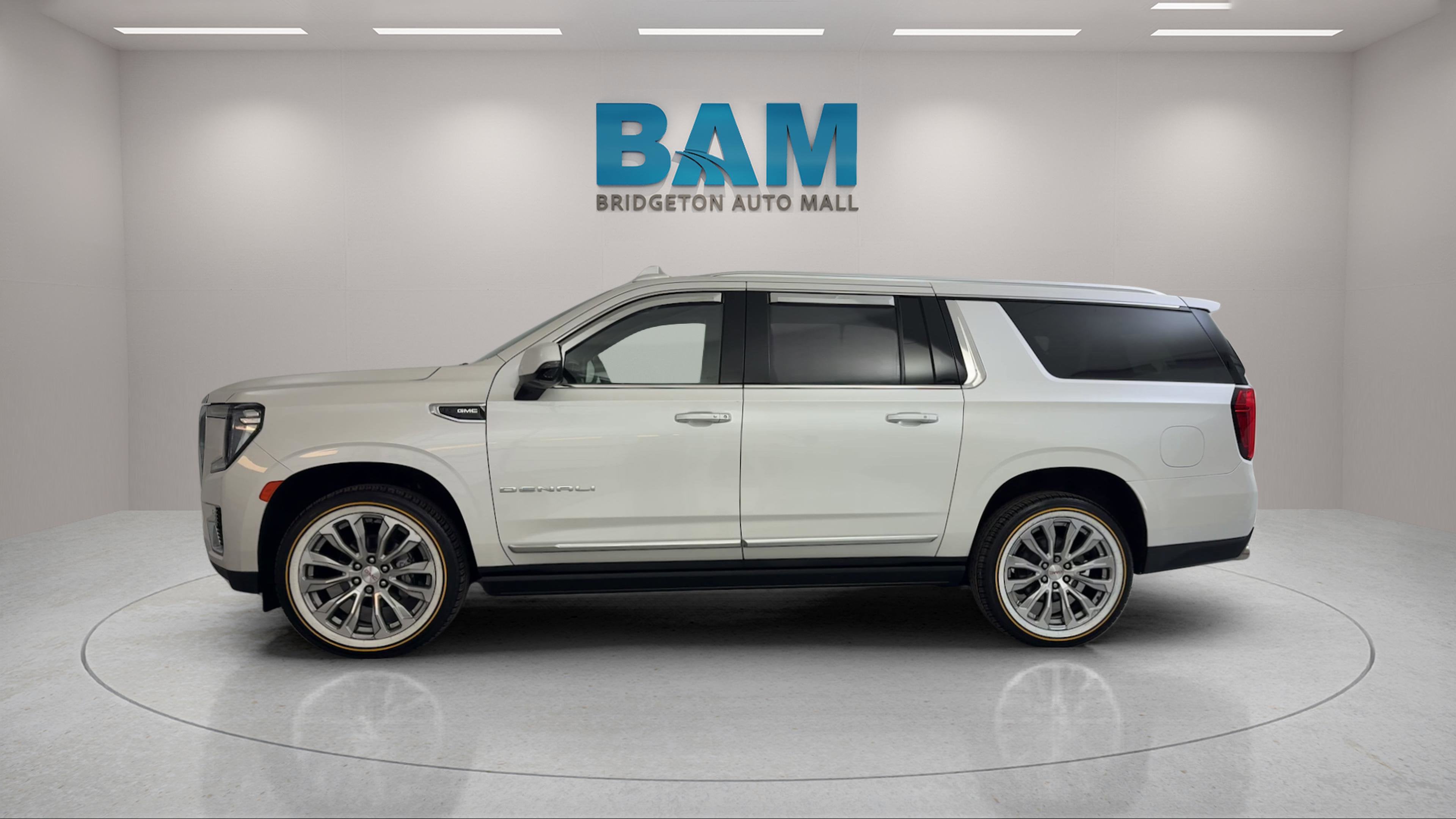 2022 GMC Yukon XL 4WD Denali