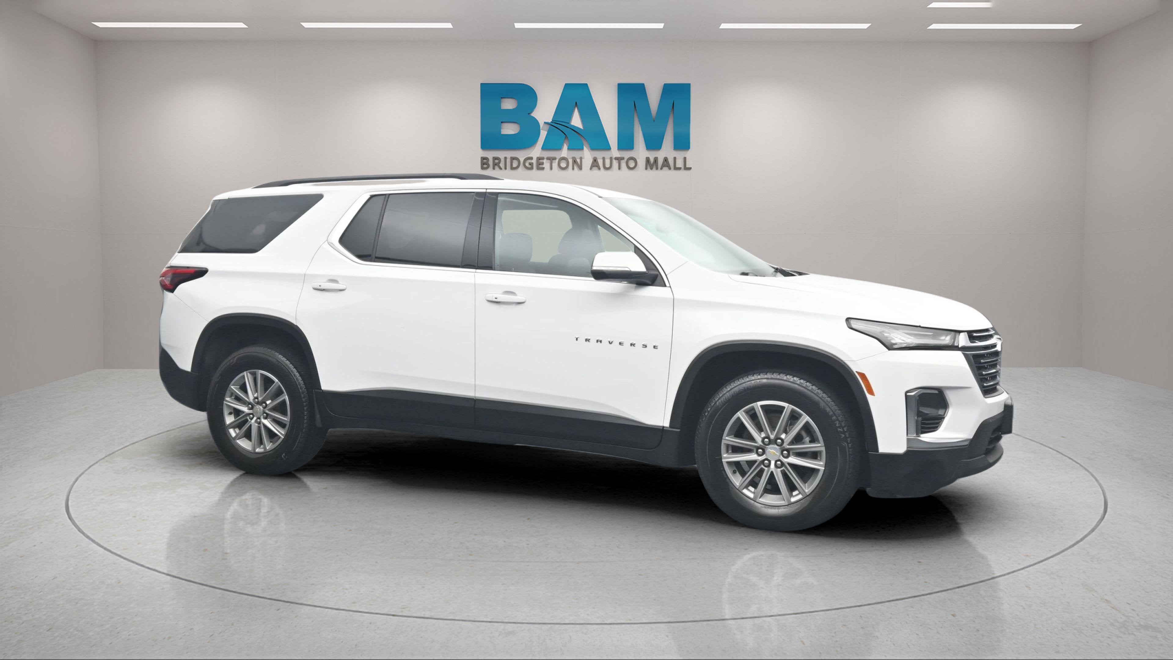 2023 Chevrolet Traverse FWD LT Leather