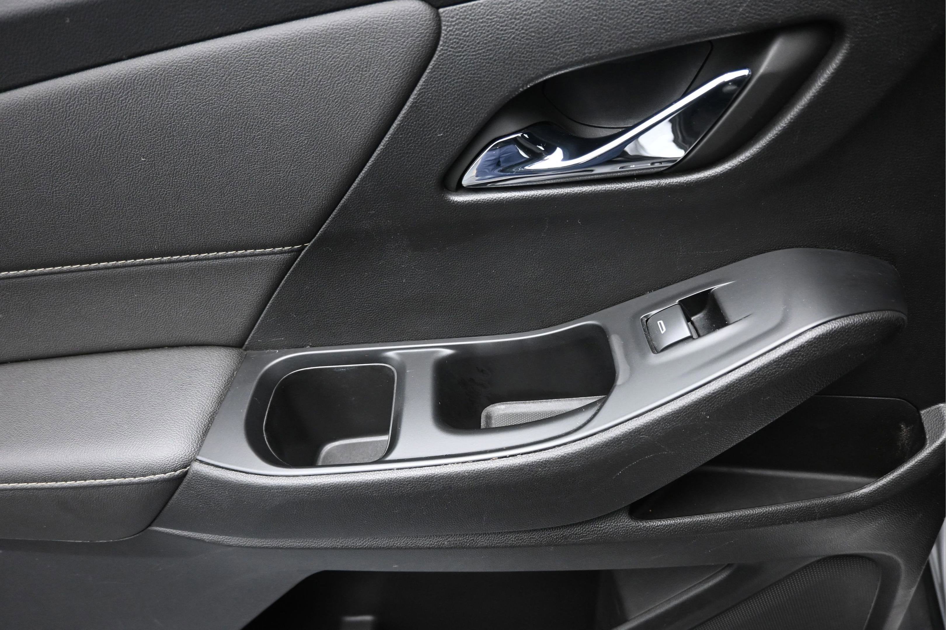 2023 Chevrolet Traverse FWD LT Leather