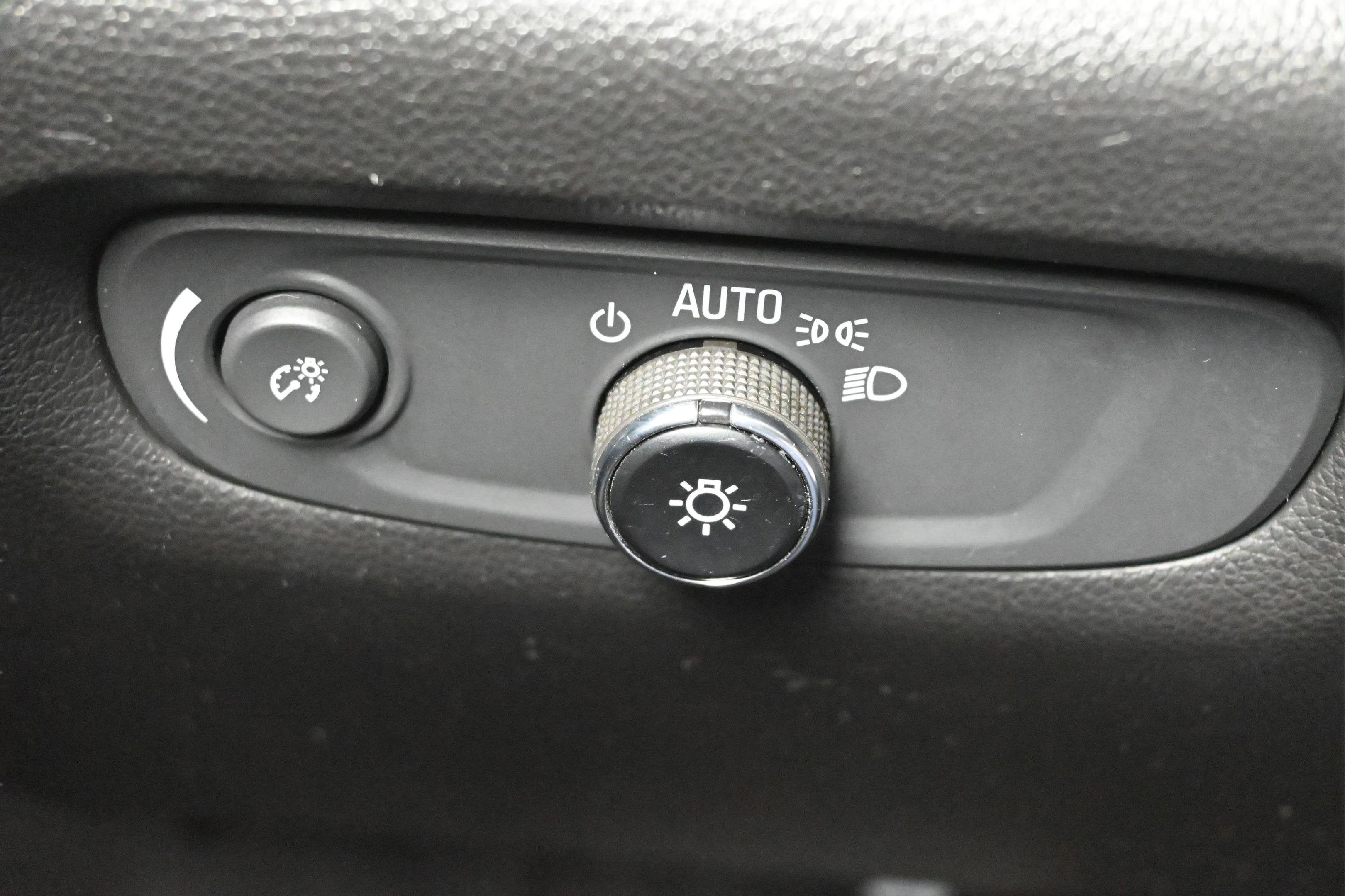 2023 Chevrolet Traverse FWD LT Leather