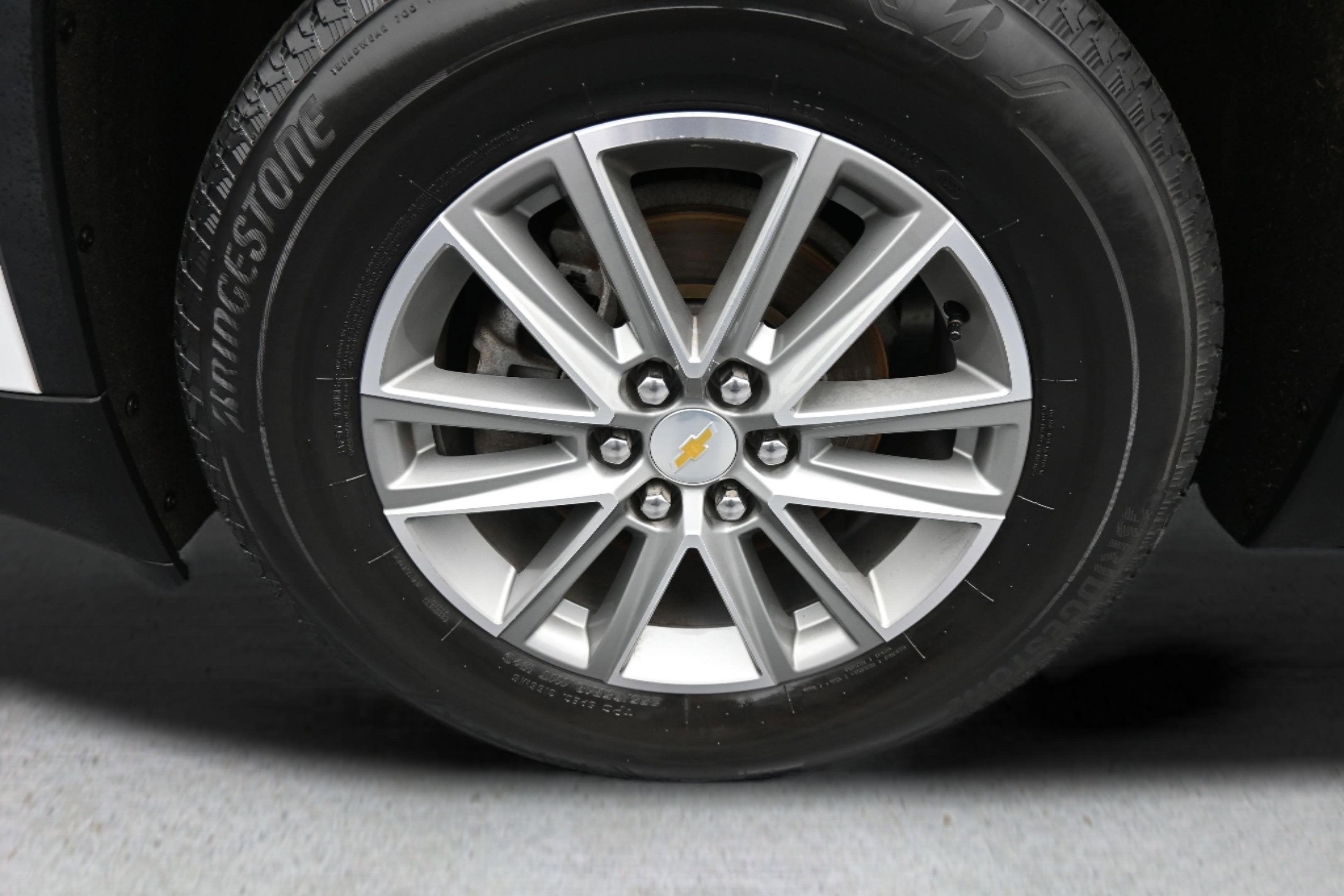 2023 Chevrolet Traverse FWD LT Leather