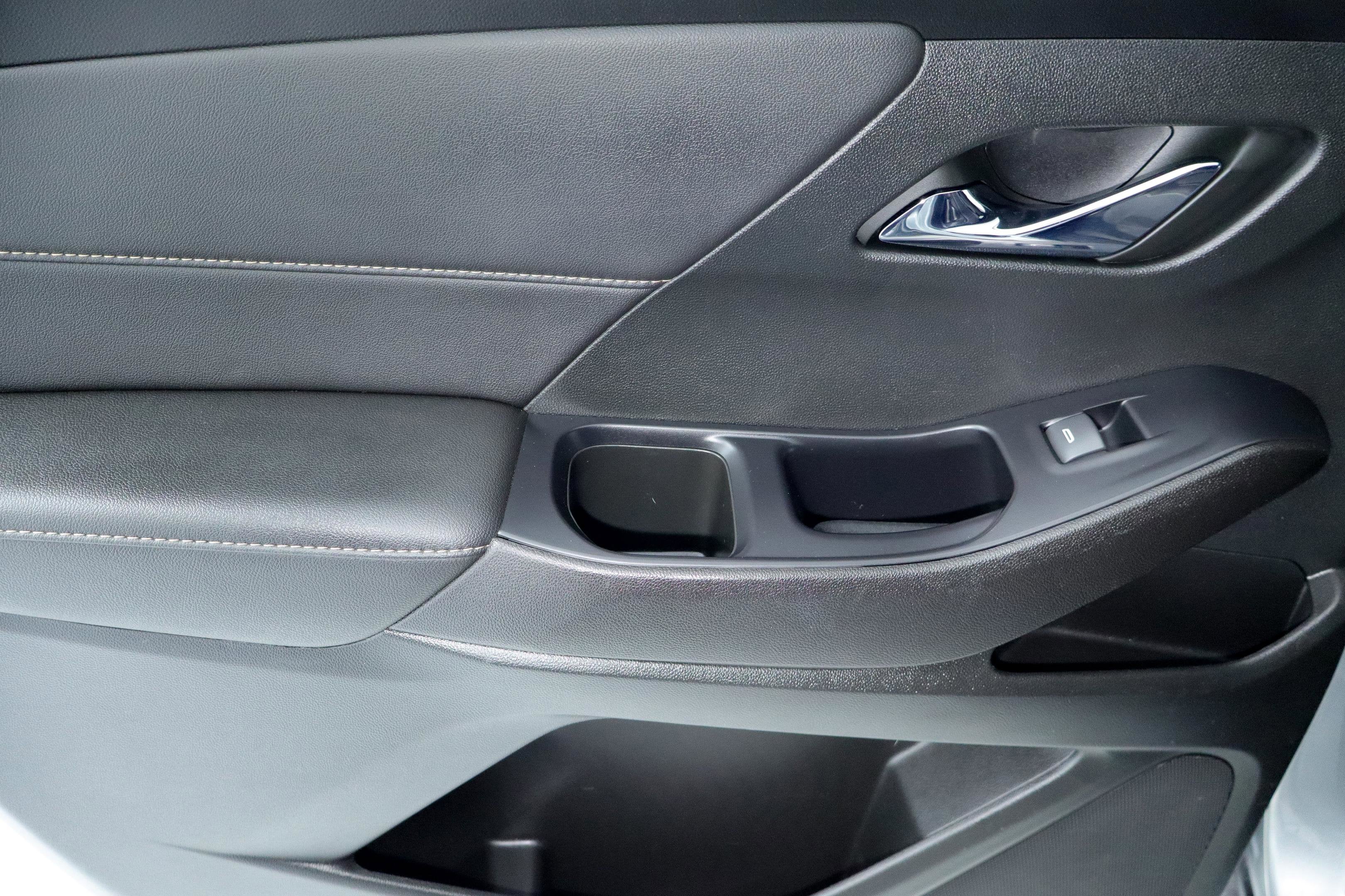 2023 Chevrolet Traverse AWD LT Leather