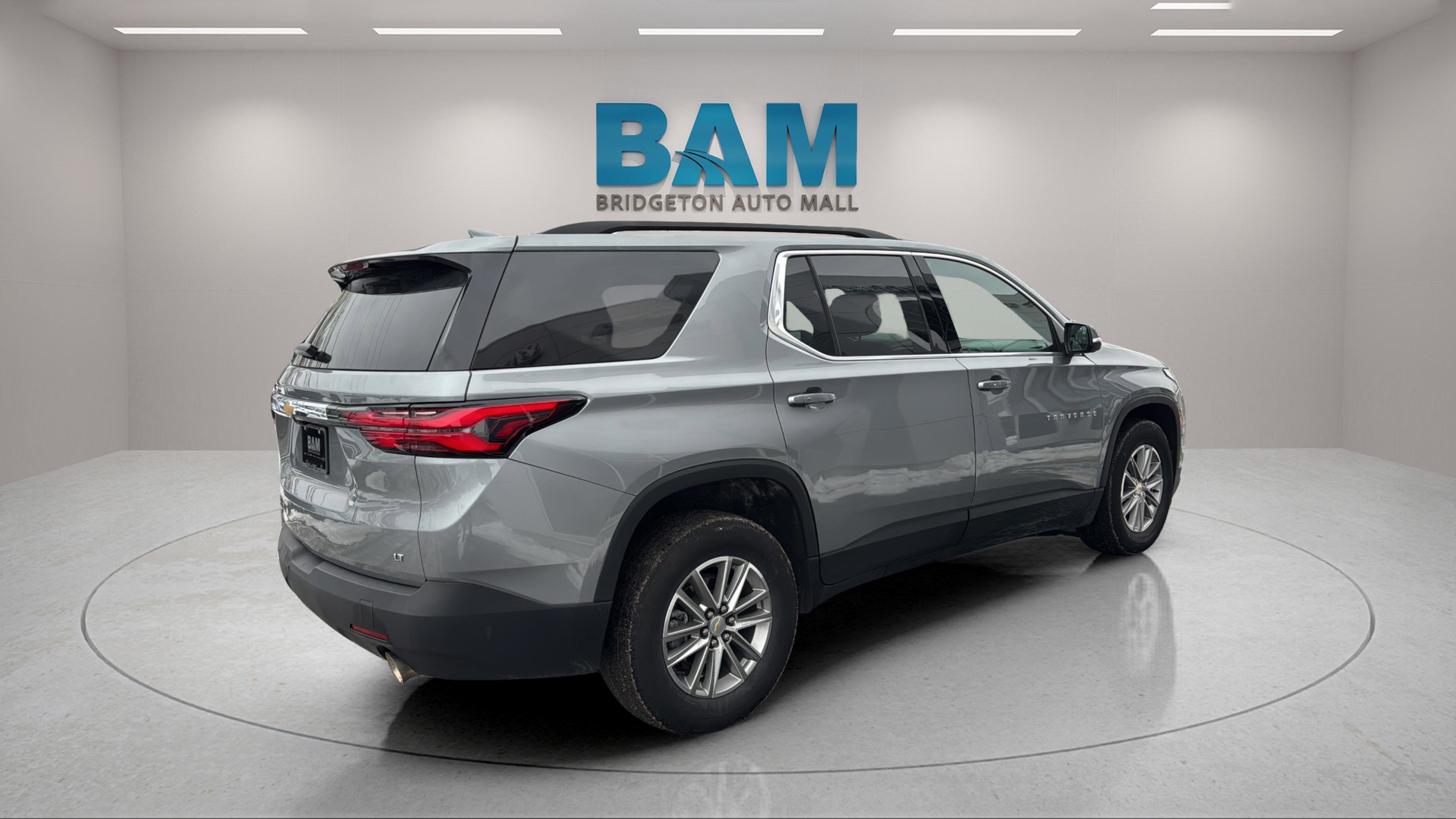 2023 Chevrolet Traverse AWD LT Leather