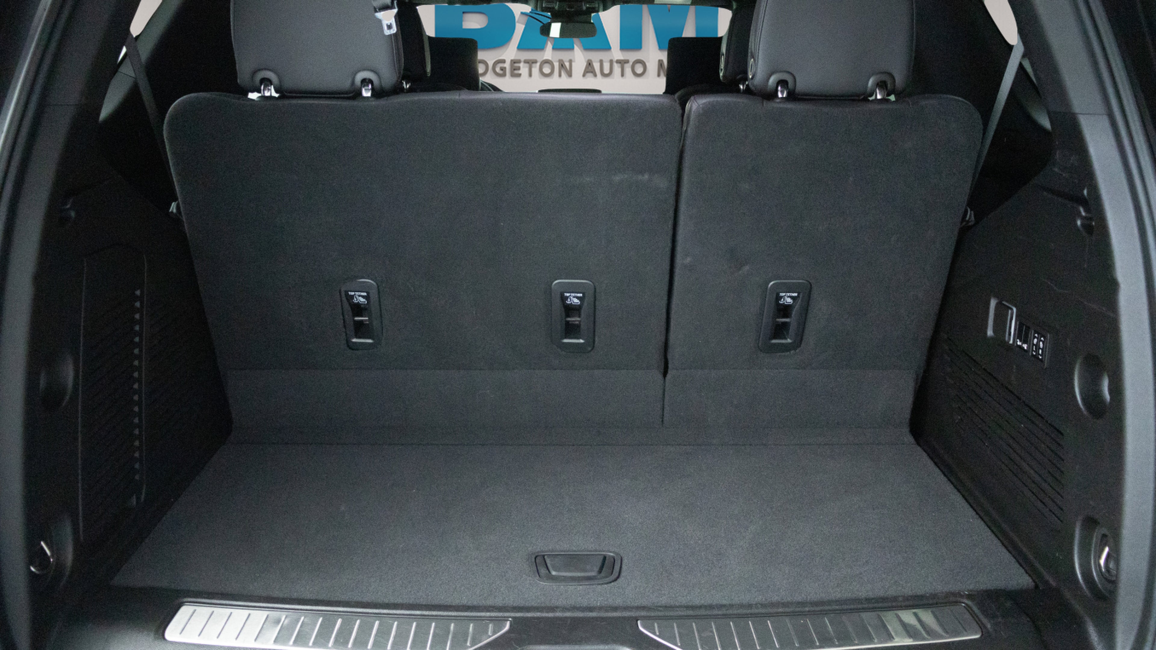 2023 Chevrolet Tahoe 4WD RST