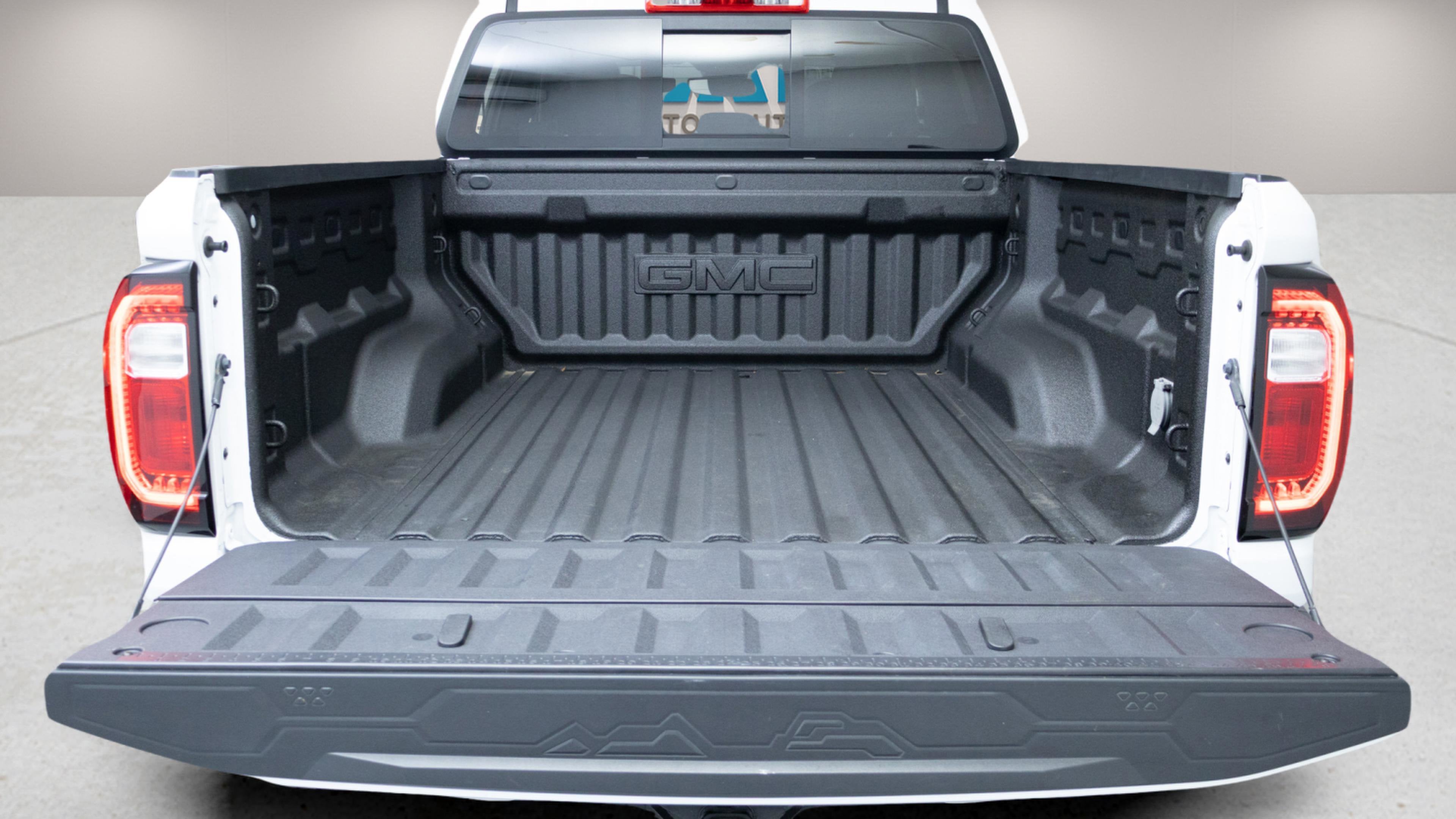 2023 GMC Canyon 4WD Crew Cab Short Box AT4