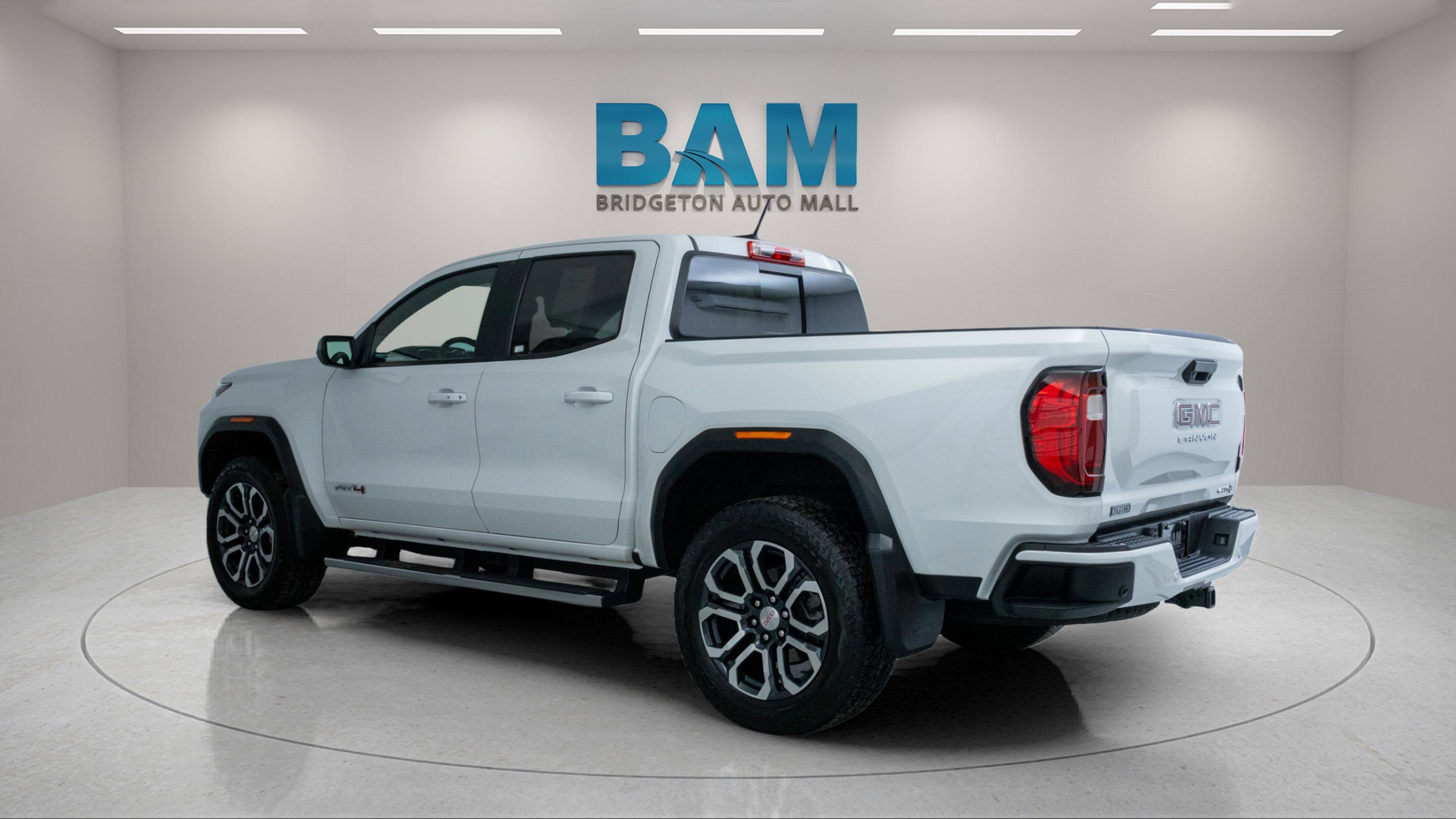 2023 GMC Canyon 4WD Crew Cab Short Box AT4