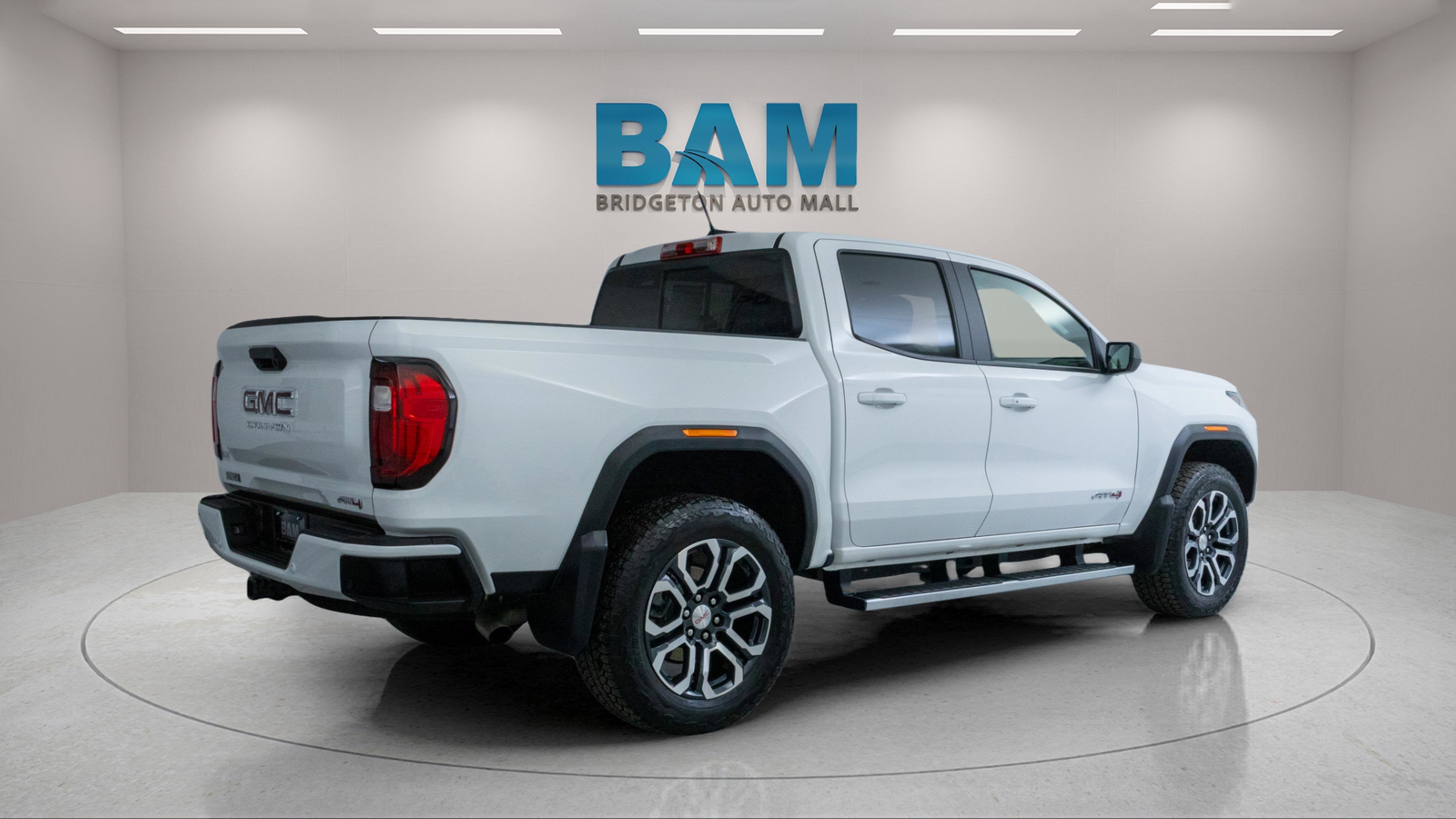 2023 GMC Canyon 4WD Crew Cab Short Box AT4