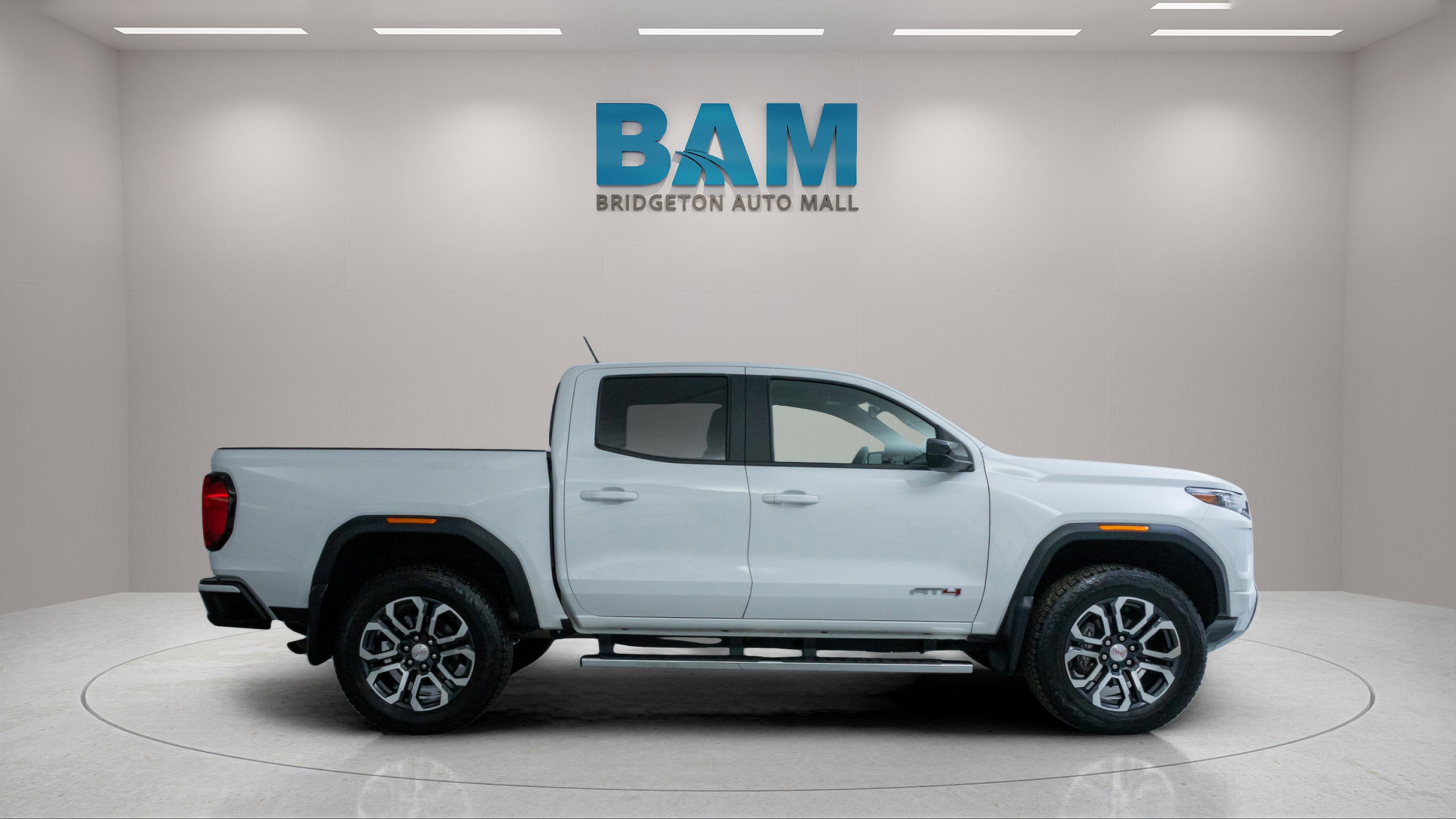 2023 GMC Canyon 4WD Crew Cab Short Box AT4