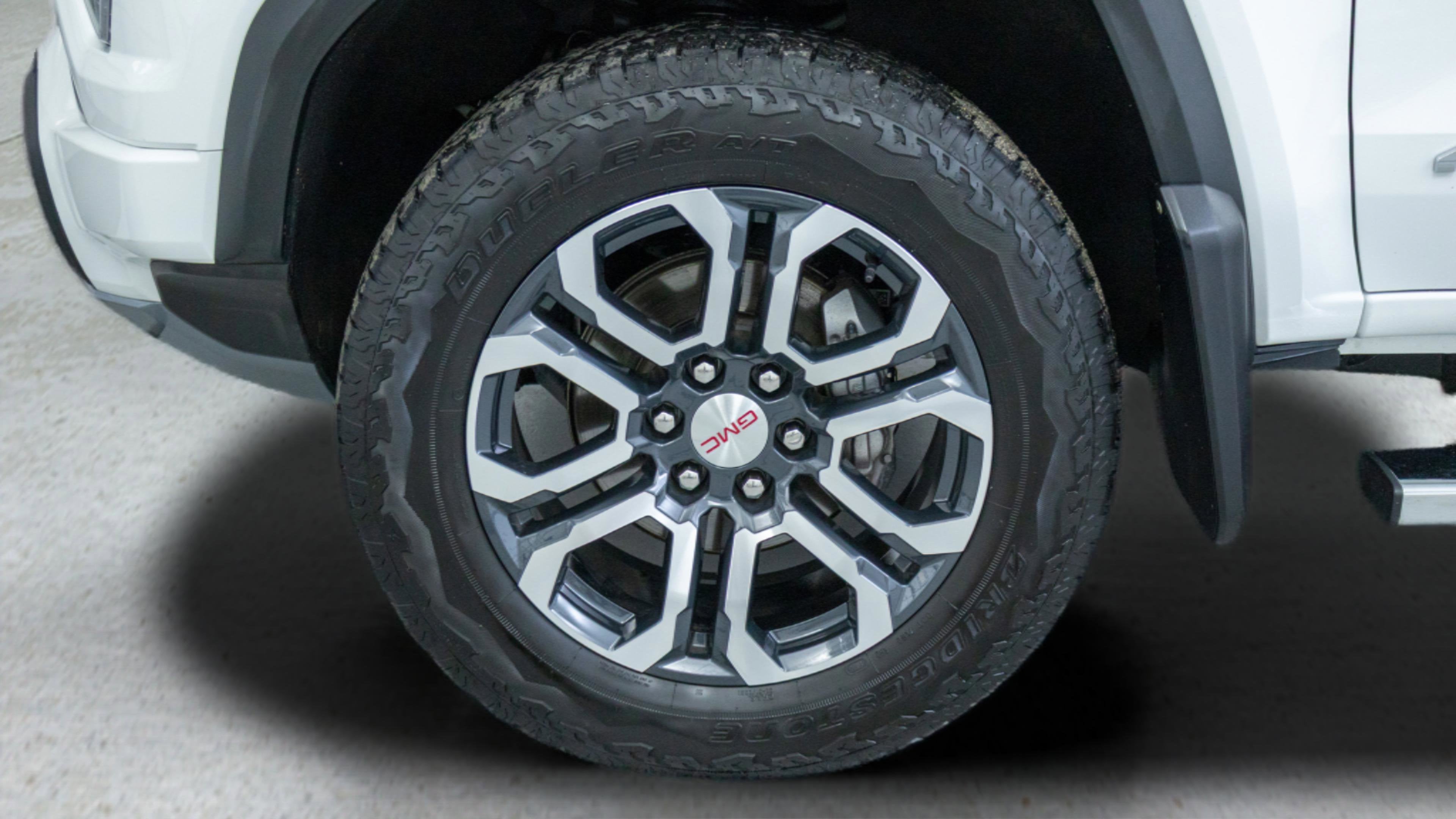 2023 GMC Canyon 4WD Crew Cab Short Box AT4