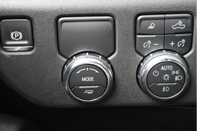 2025 GMC Sierra 1500 2WD Crew Cab Short Box SLT