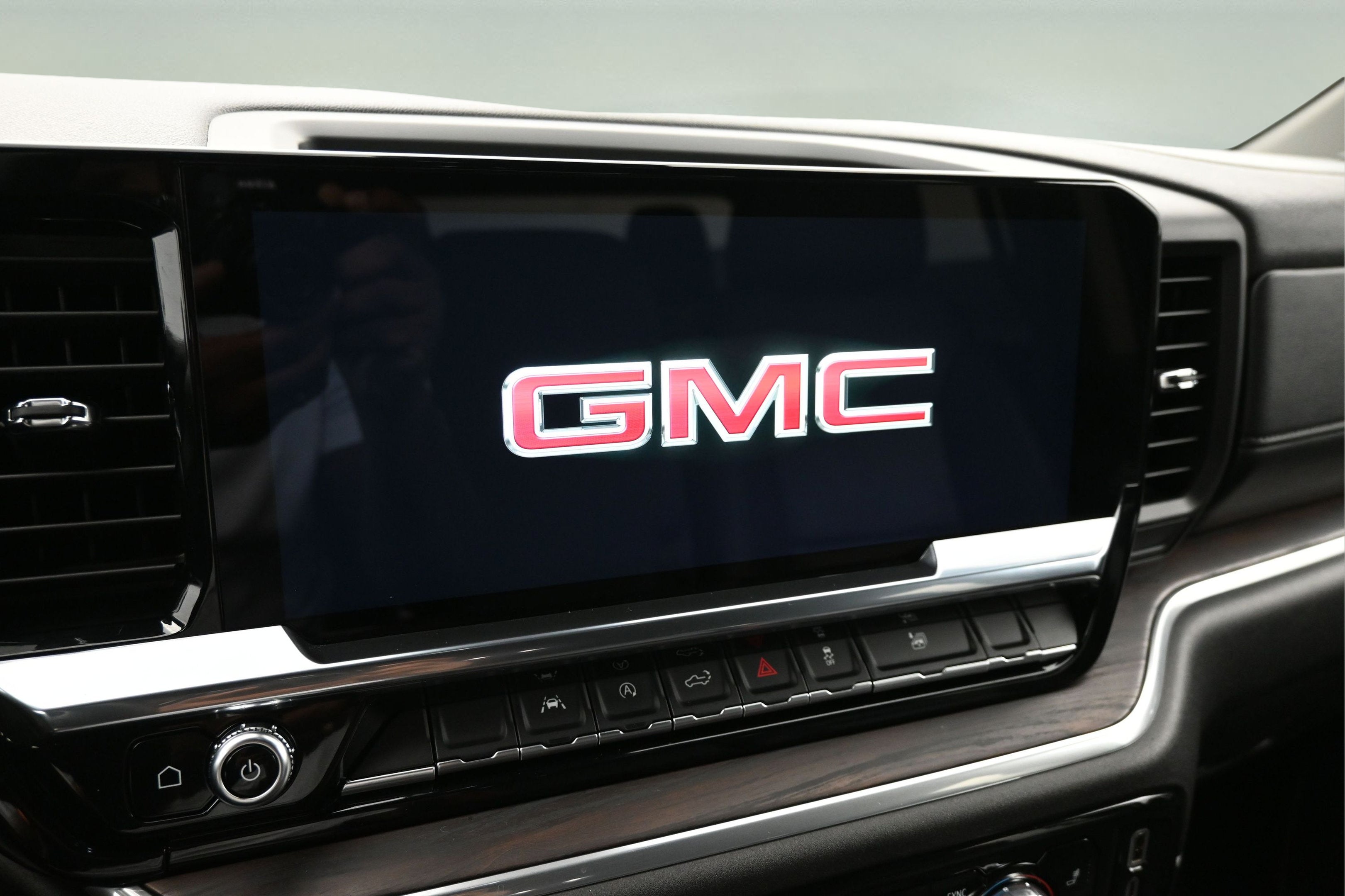 2025 GMC Sierra 1500 2WD Crew Cab Short Box SLT