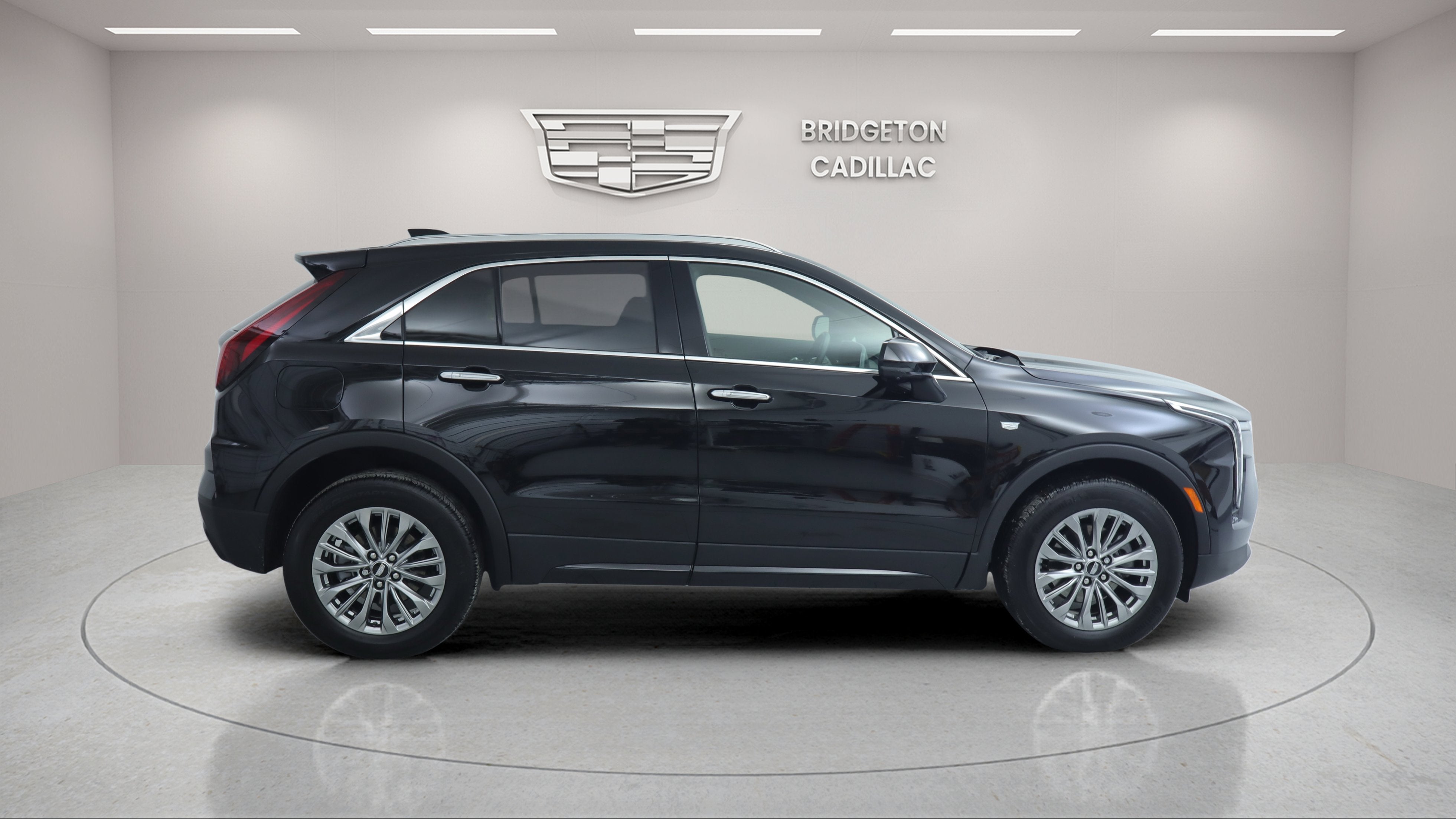 2025 Cadillac XT4 FWD Premium Luxury