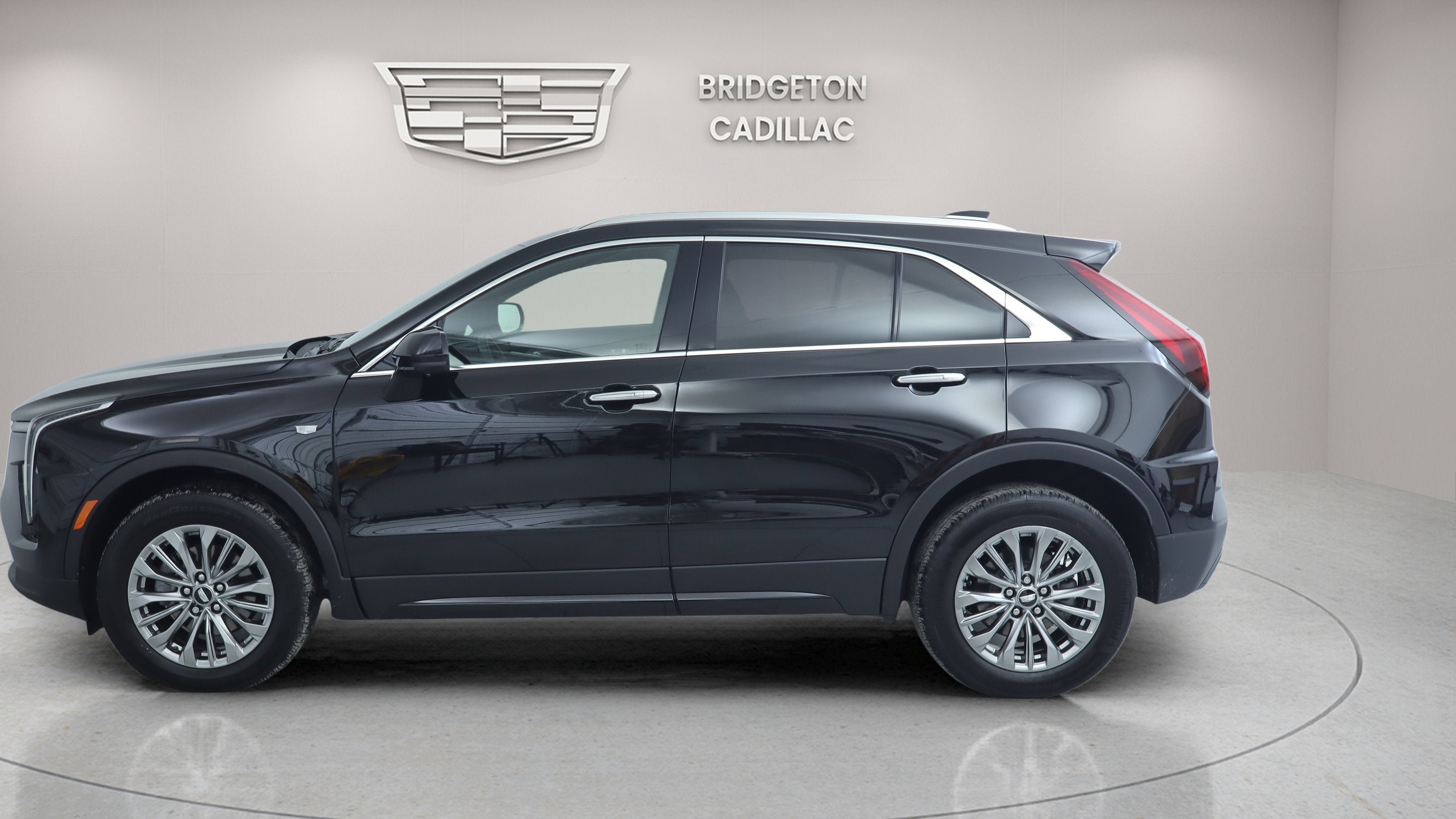 2025 Cadillac XT4 FWD Premium Luxury