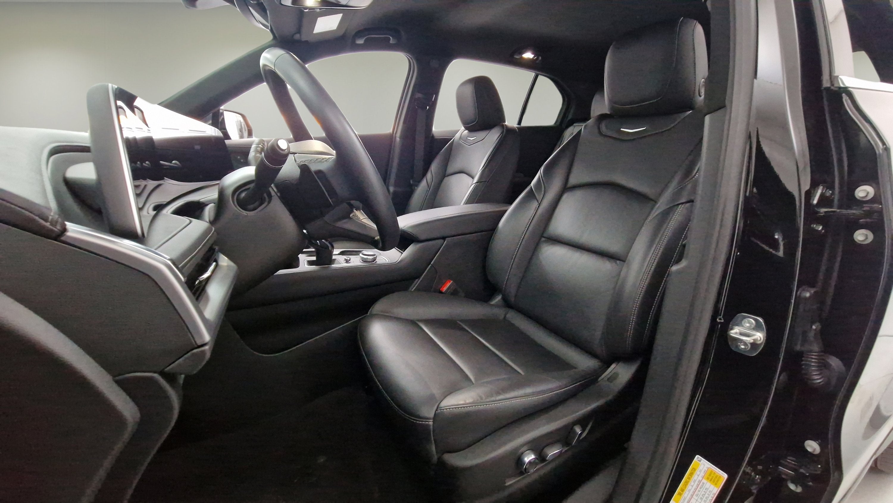 2024 Cadillac XT4 FWD Premium Luxury